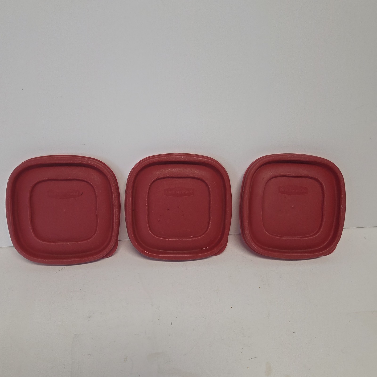 Lot Of 3 Rubbermaid Easy Find Replacement Red Container Lid 4″