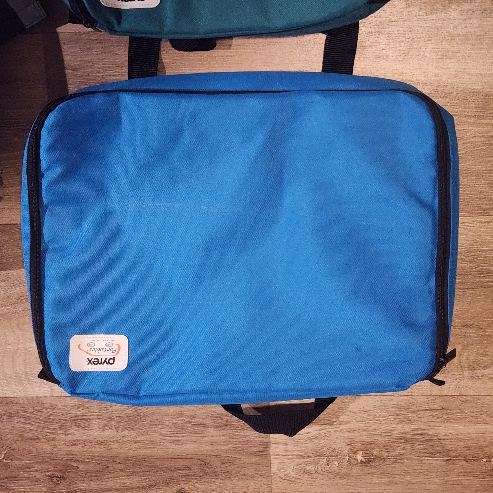 Pyrex Portables Way To Go Insulated Hot/Cold Travel Bag Lot Of 3 Blue Green