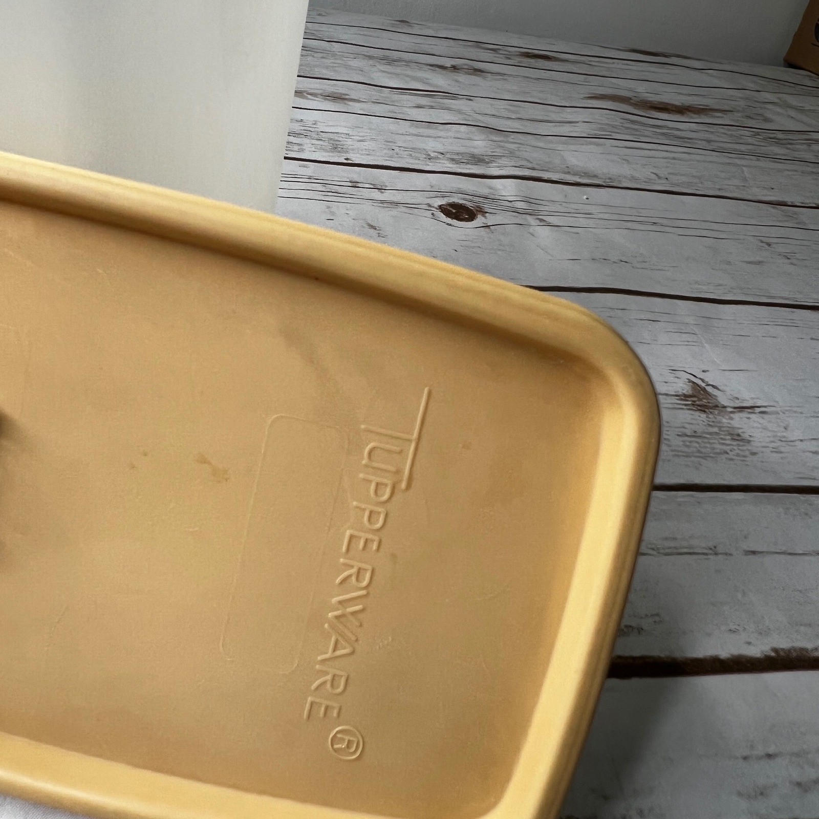 Tupperware Modular Mate Super Oval 4 Harvest Gold Flip Top Lid Sheer 11x9x3.75