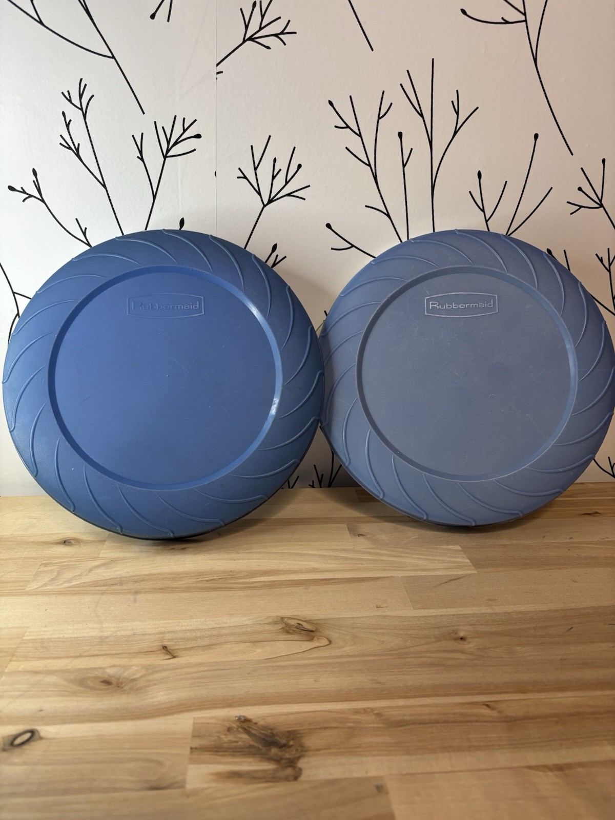 VTG Rubbermaid Servin’ Saver #14 3 Section Meal Prep Containers Snap Lid Lot 2