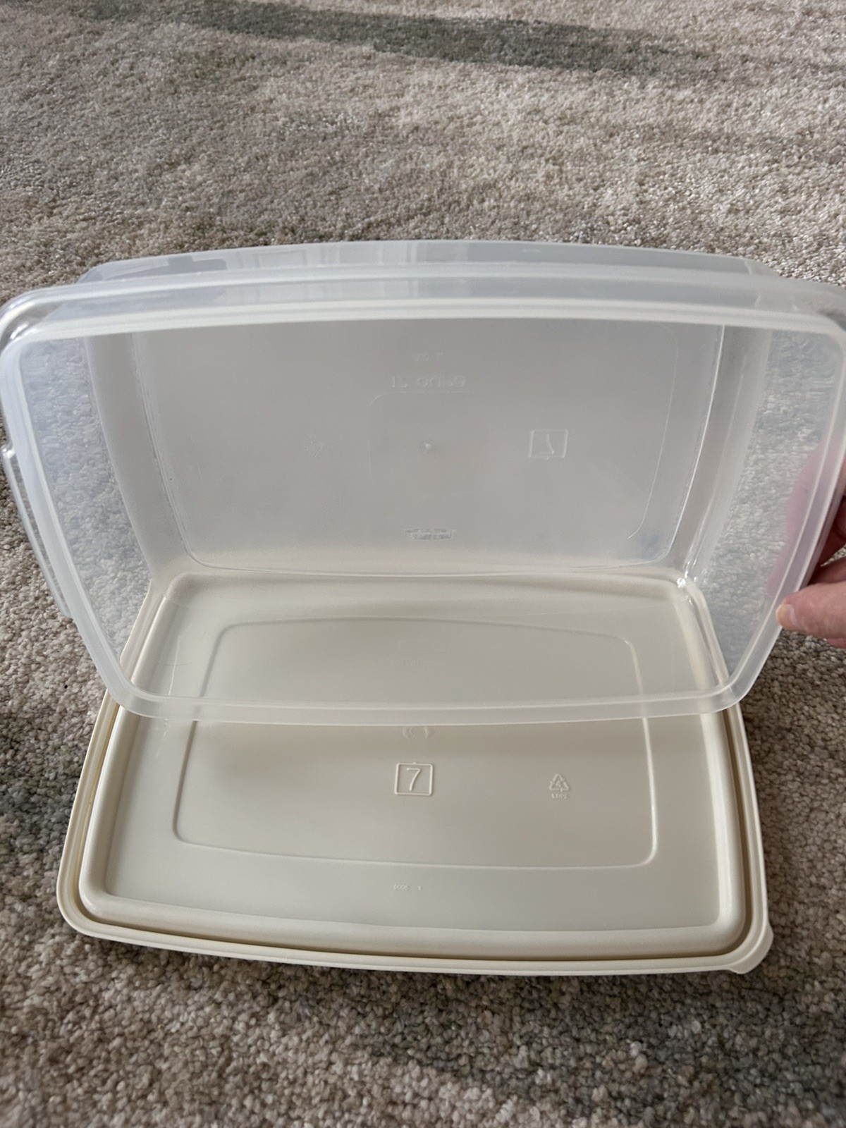Rubbermaid Servin’ Saver #7 17 Cup Storage Container Rectangle 0006 USA with lid