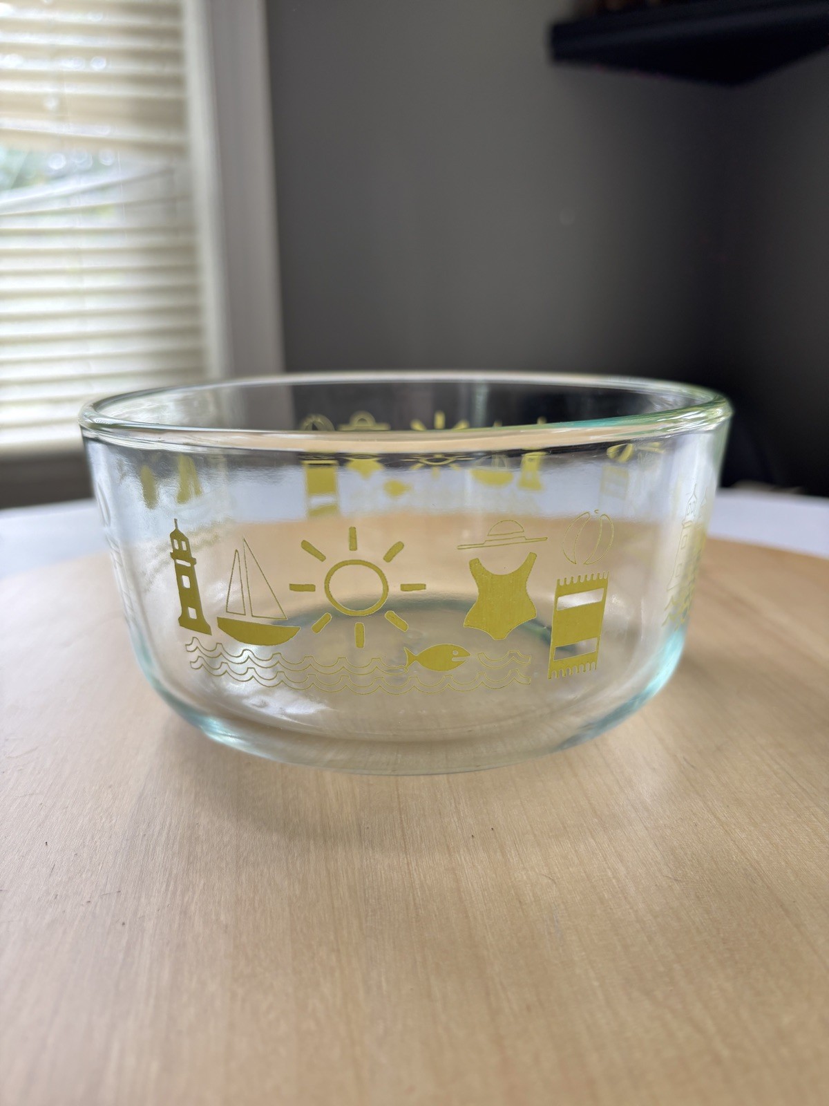PYREX 4 Cup SUMMER FUN Glass Storage Bowl *BEACH LIGHTHOUSE SAILBOAT FISH SWIM