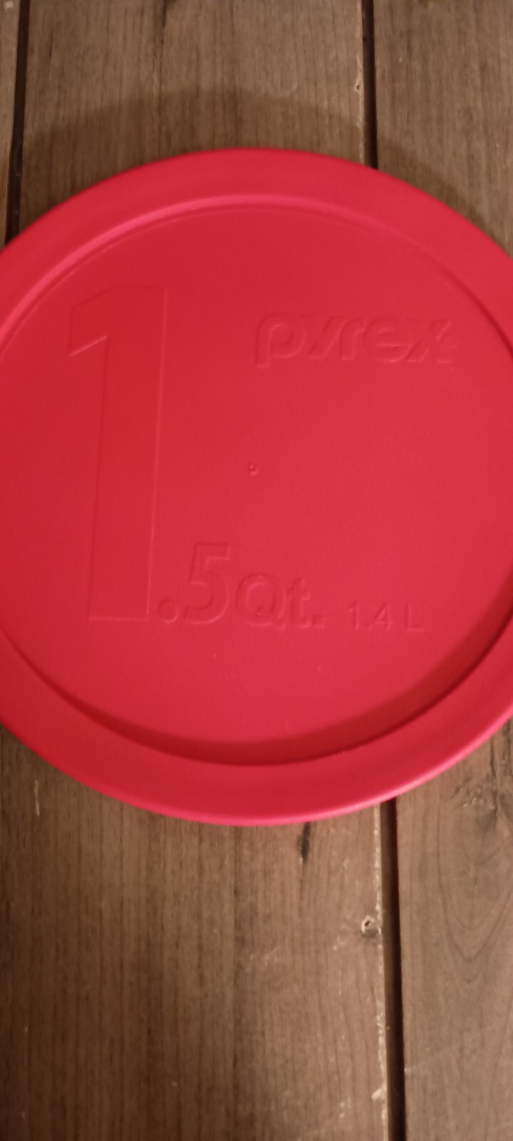 Pyrex 323-PC Round Red Replacement Lid 1.5 Qt 8.5″