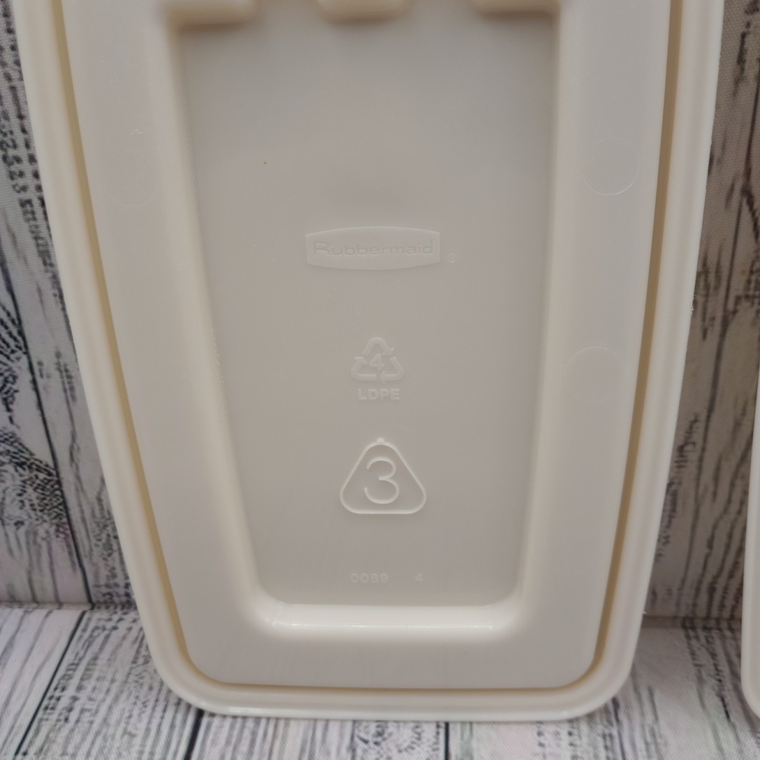 Rubbermaid Servin Saver 0089 #3 Cereal Keeper Almond Flip Top Lid Vtg Lot of 2