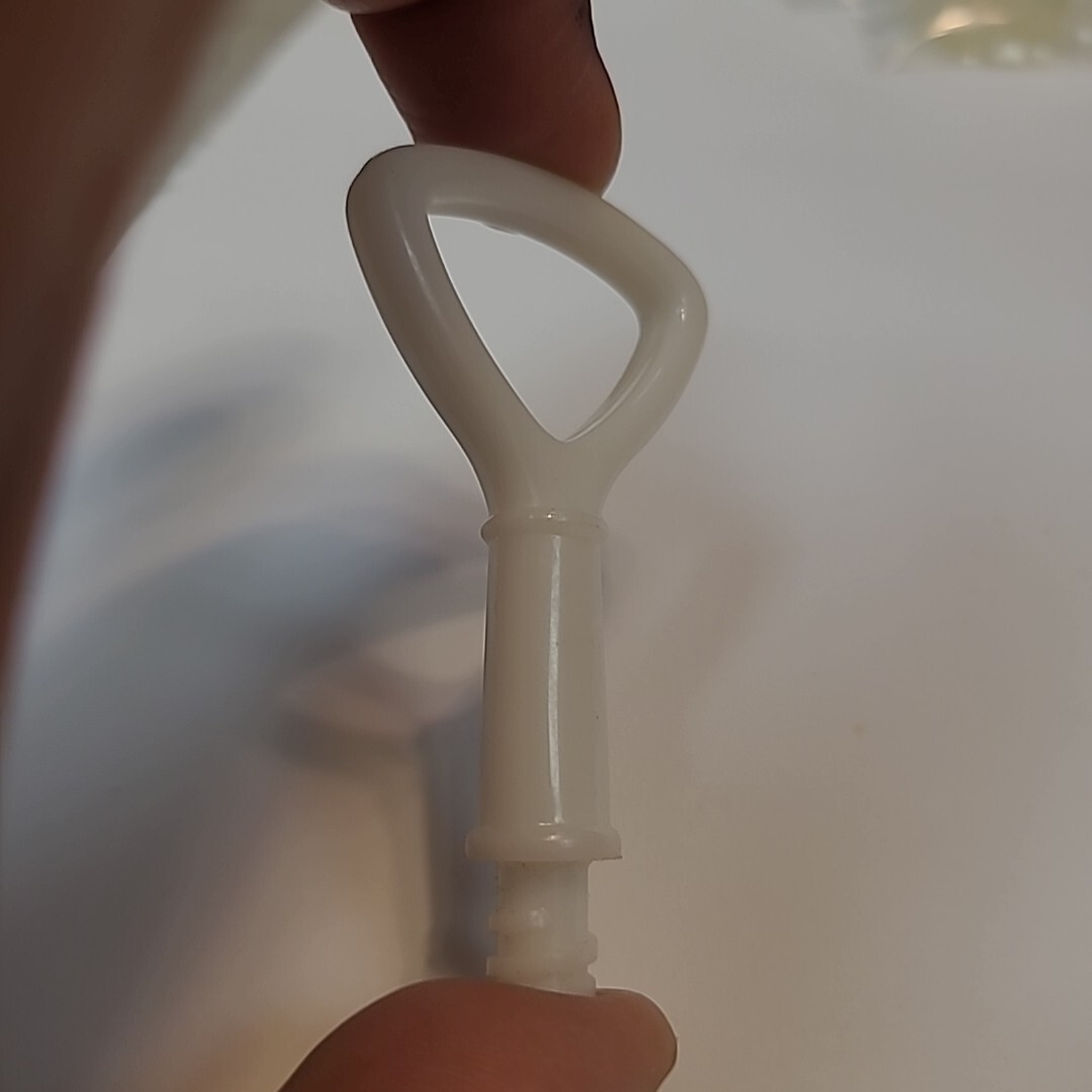 Tupperware Divided Party Relish Tray Dish Replacement Screw Handle Part