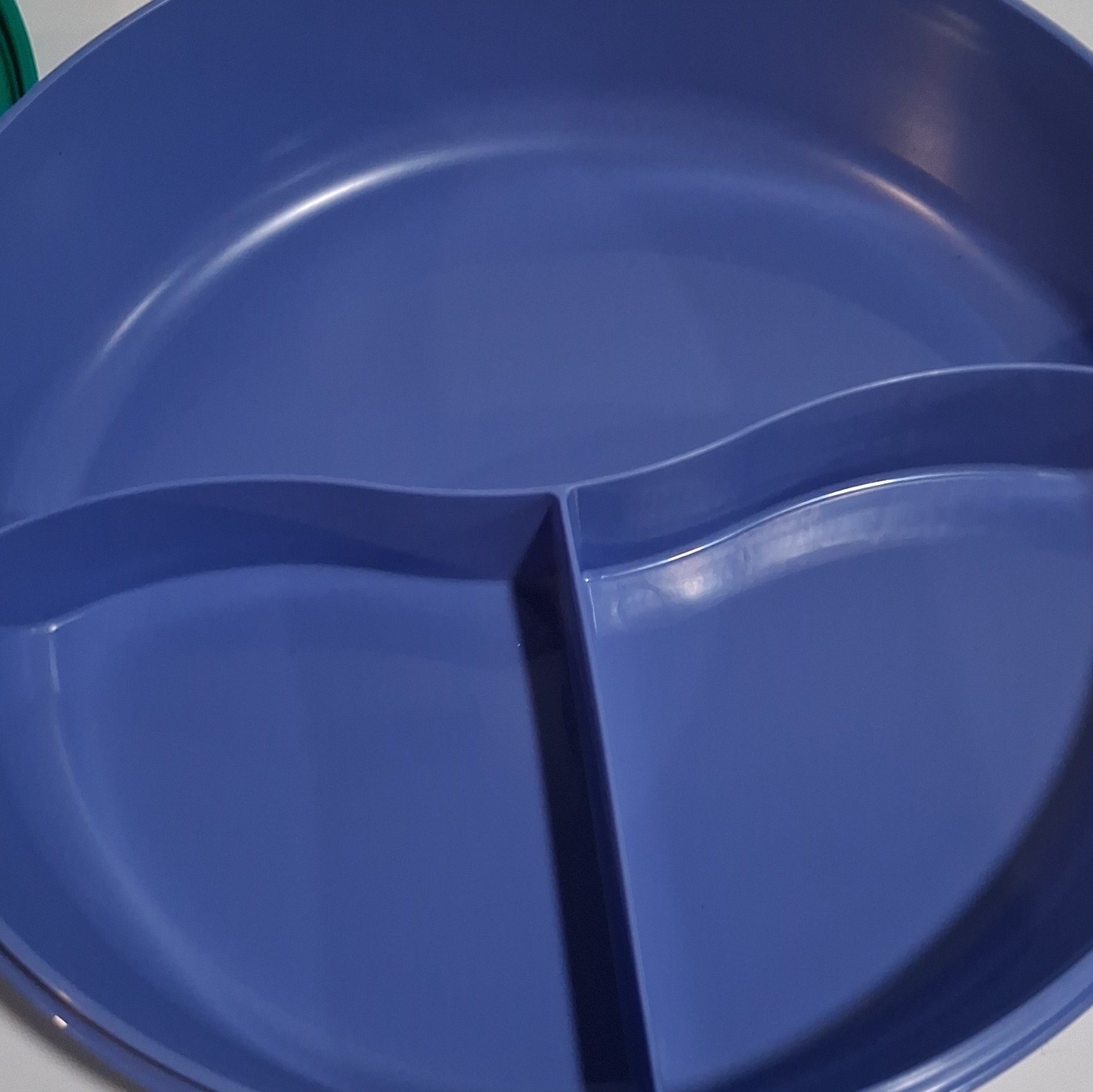 Tupperware CrystalWave Round 2.25 qt Food Storage Container w/ Vented Lid Set