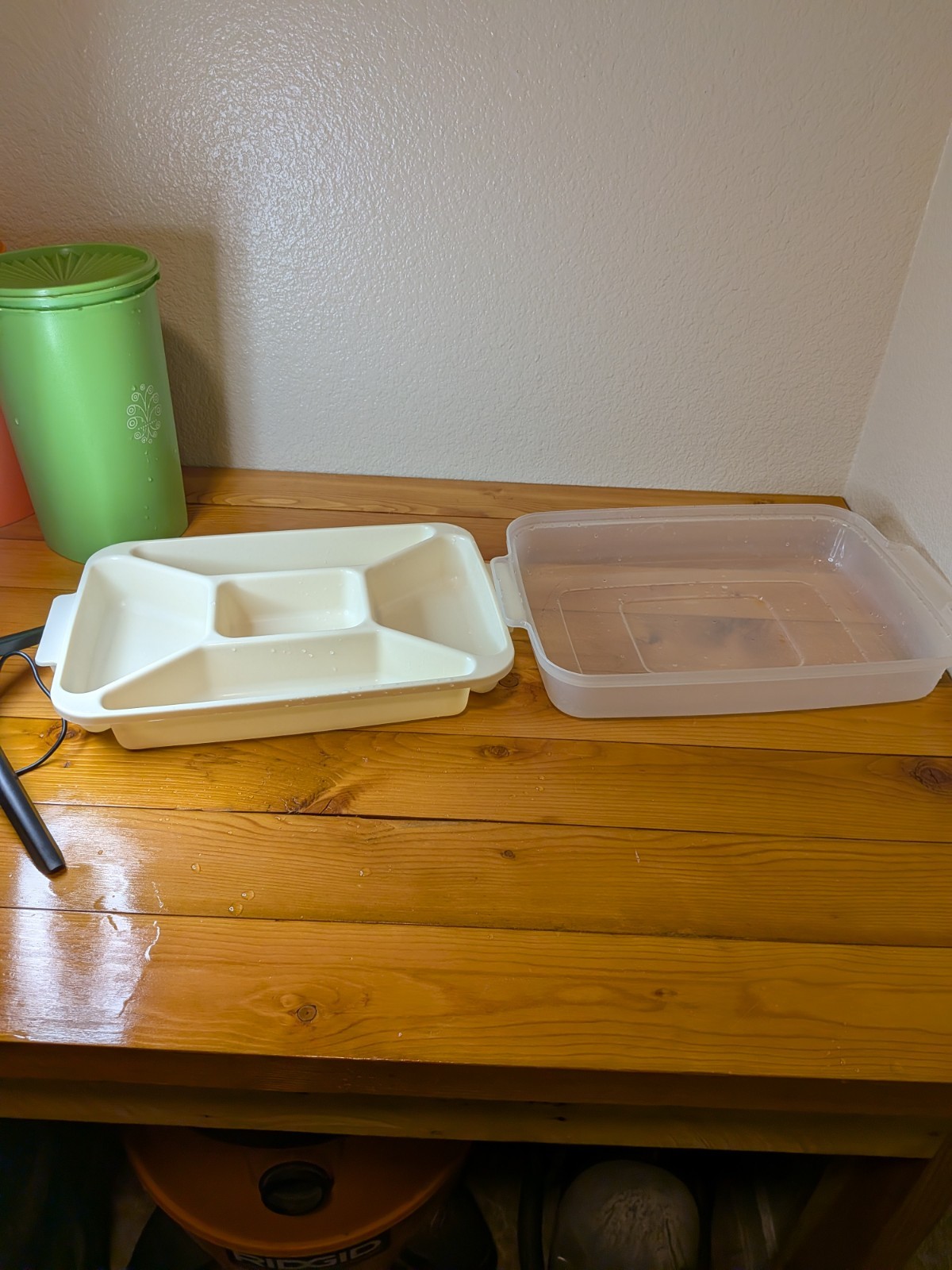 Vintage Rubbermaid Servin Saver 5 Compartment Party Tray Almond Beige 0833 0822