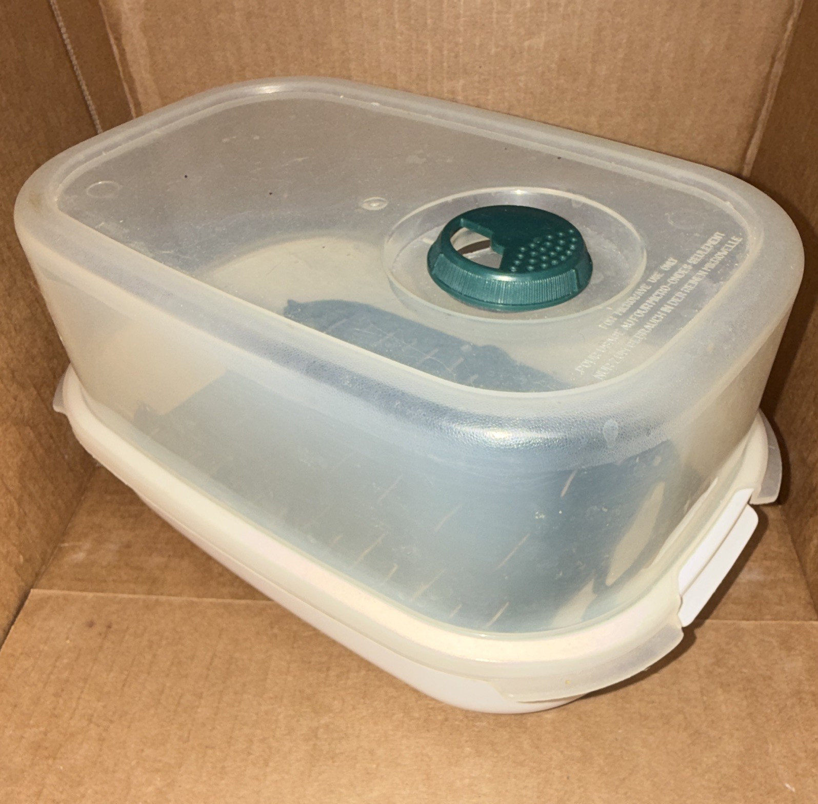 SuperSeal 16L Rectangular Plastic Storage Container w/ Snap Lid & Insert set