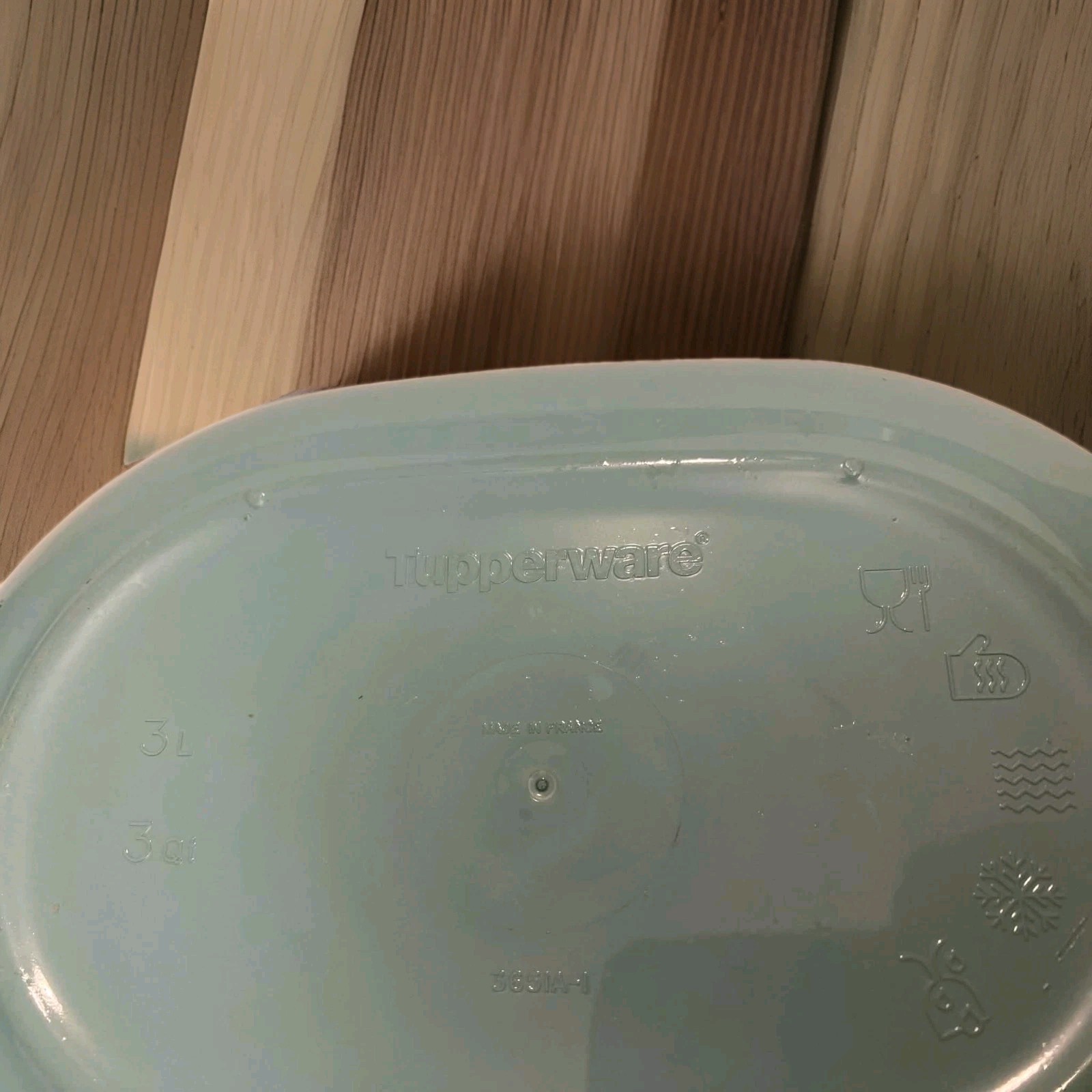 Tupperware Ultra Plus Oval 3Lt Food Storage Blue/White Snap Lid Microwave Safe