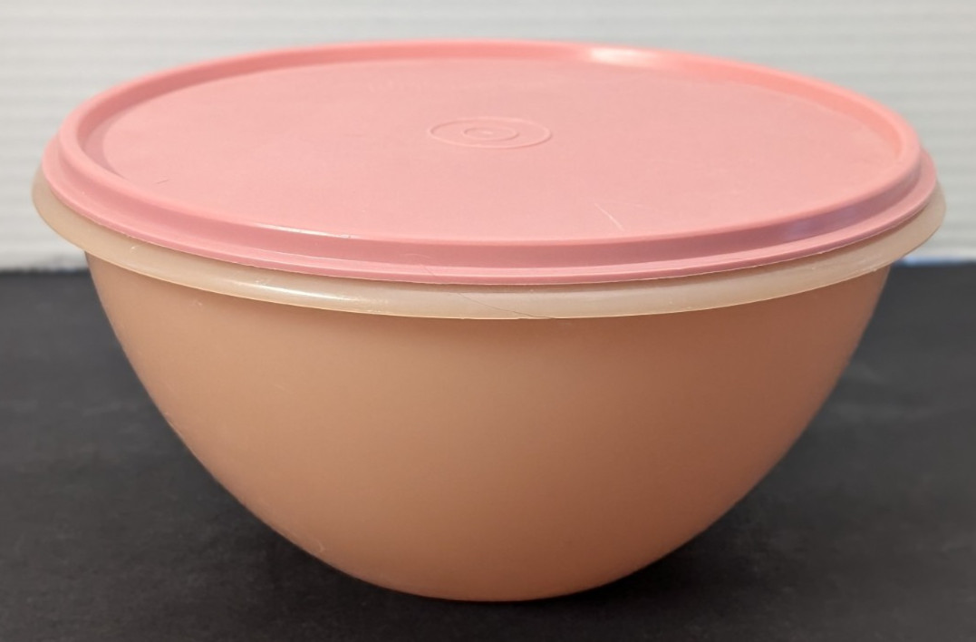 Tupperware Vintage Wonderlier Pastel Peach 236-9 w/Peach Colored Lid 229-4
