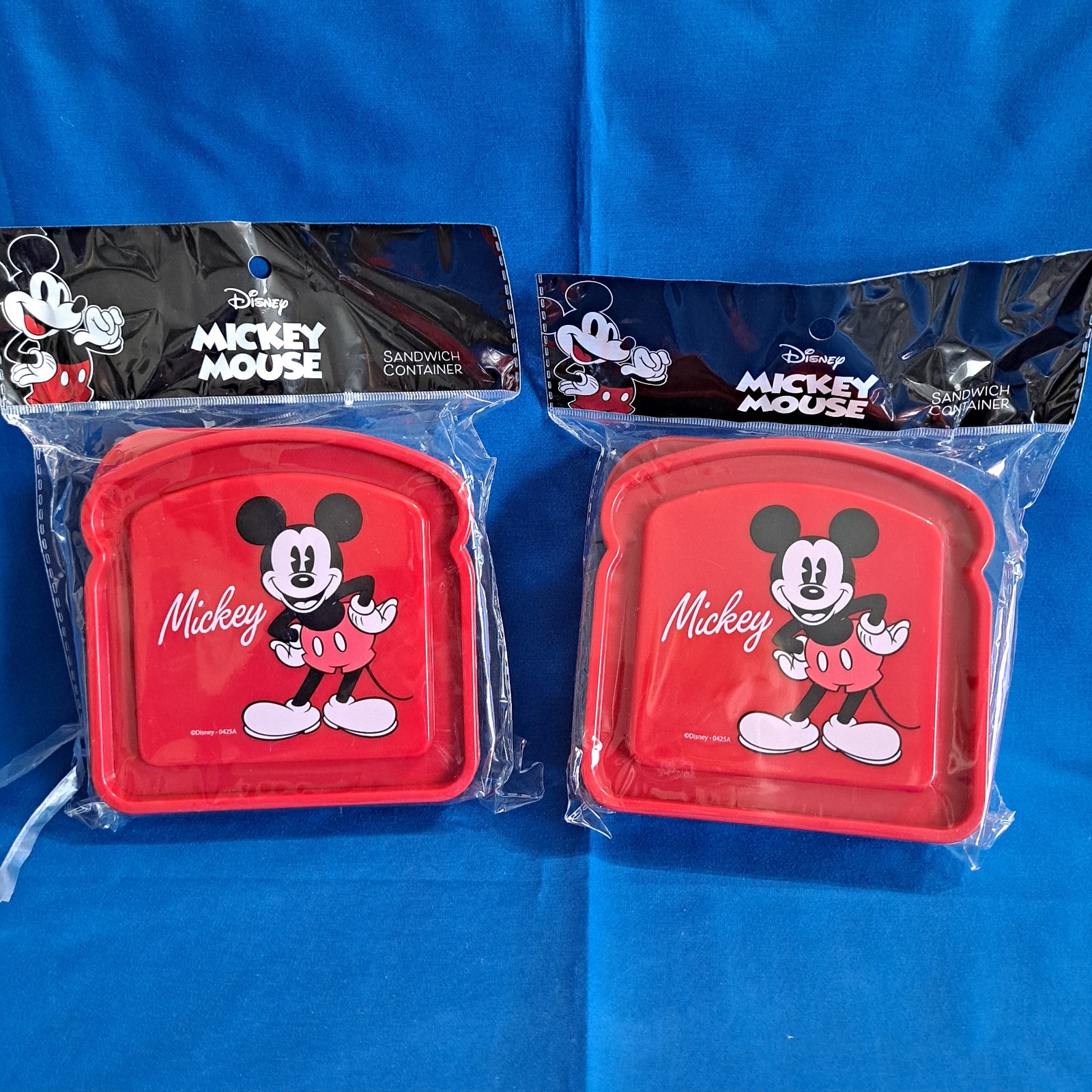 Set 2 disney MICKEY MOUSE SANDWICH HOLDERS Kids bread Container Snack Pak lunch