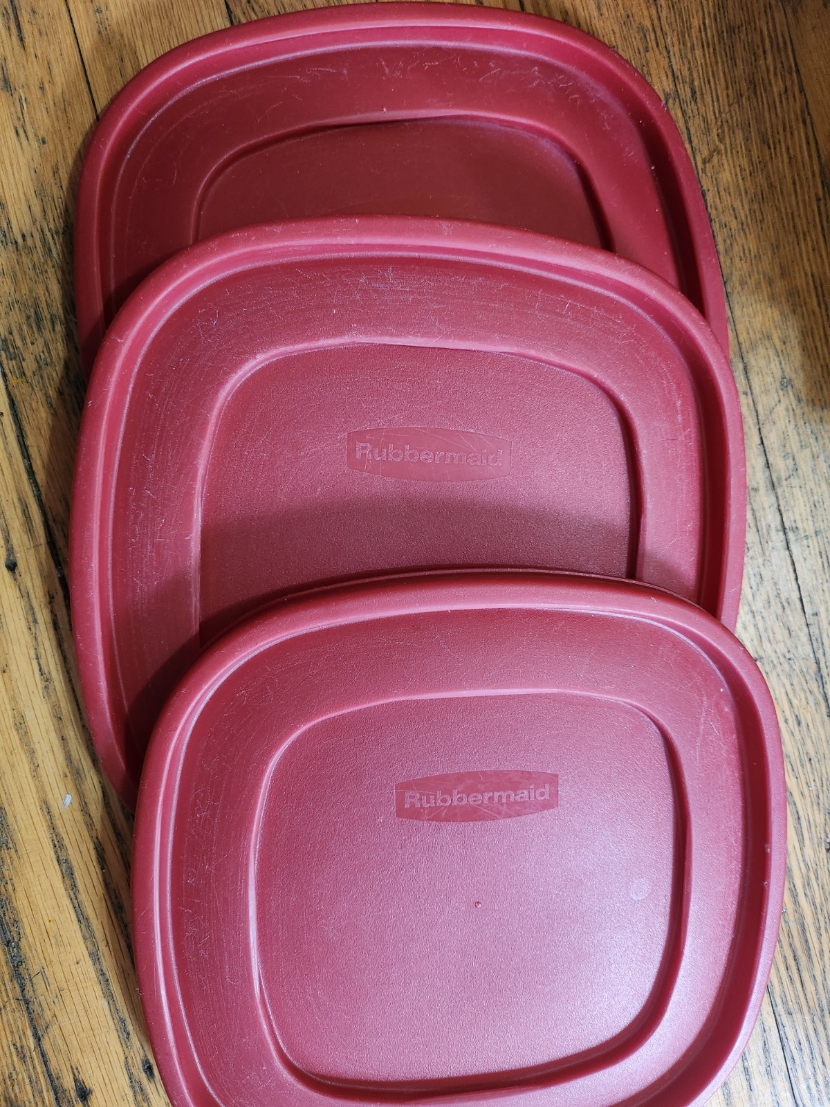 3 Piece Rubbermaid Food container Easy Find Red Square Replacement Lids 7J70 9″