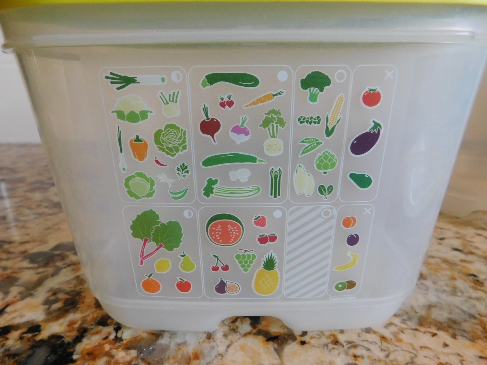 TUPPERWARE 2 Fridgesmart Small Deep 1-3/4 Qt Container Margarita Green 7286 7287
