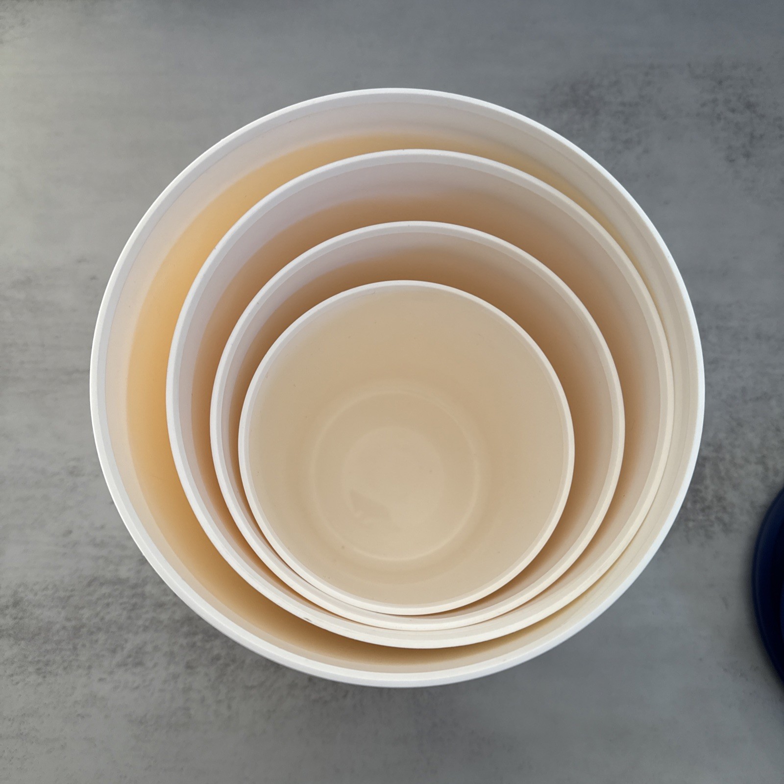 Tupperware Nesting Storage Containers Set 4 White Blue Lids Kitchen Canister