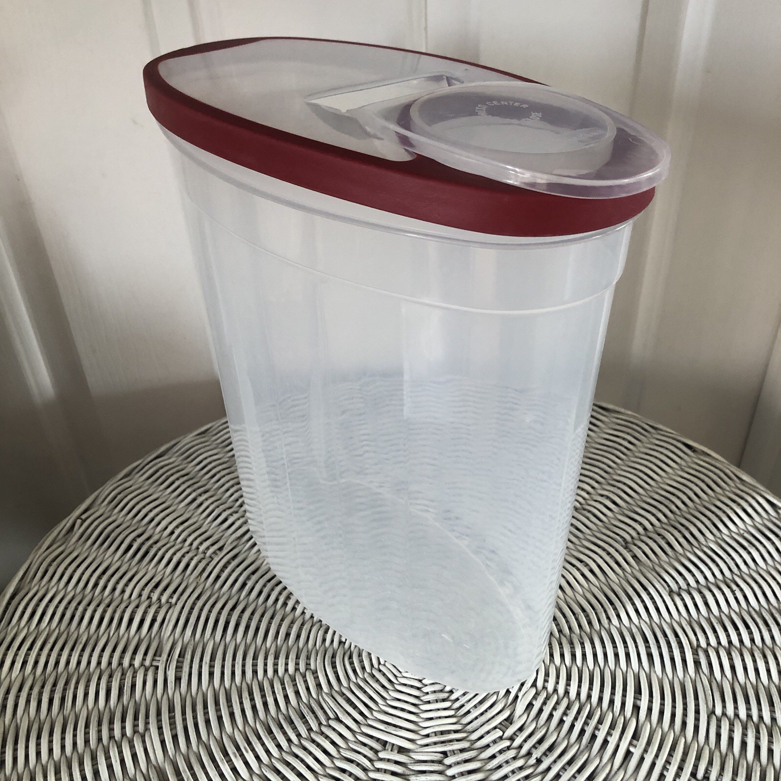 Rubbermaid Flex & Seal Cereal Keeper 1.5 gallon Clear W/Red Lid 10”x 5.5”x 11”