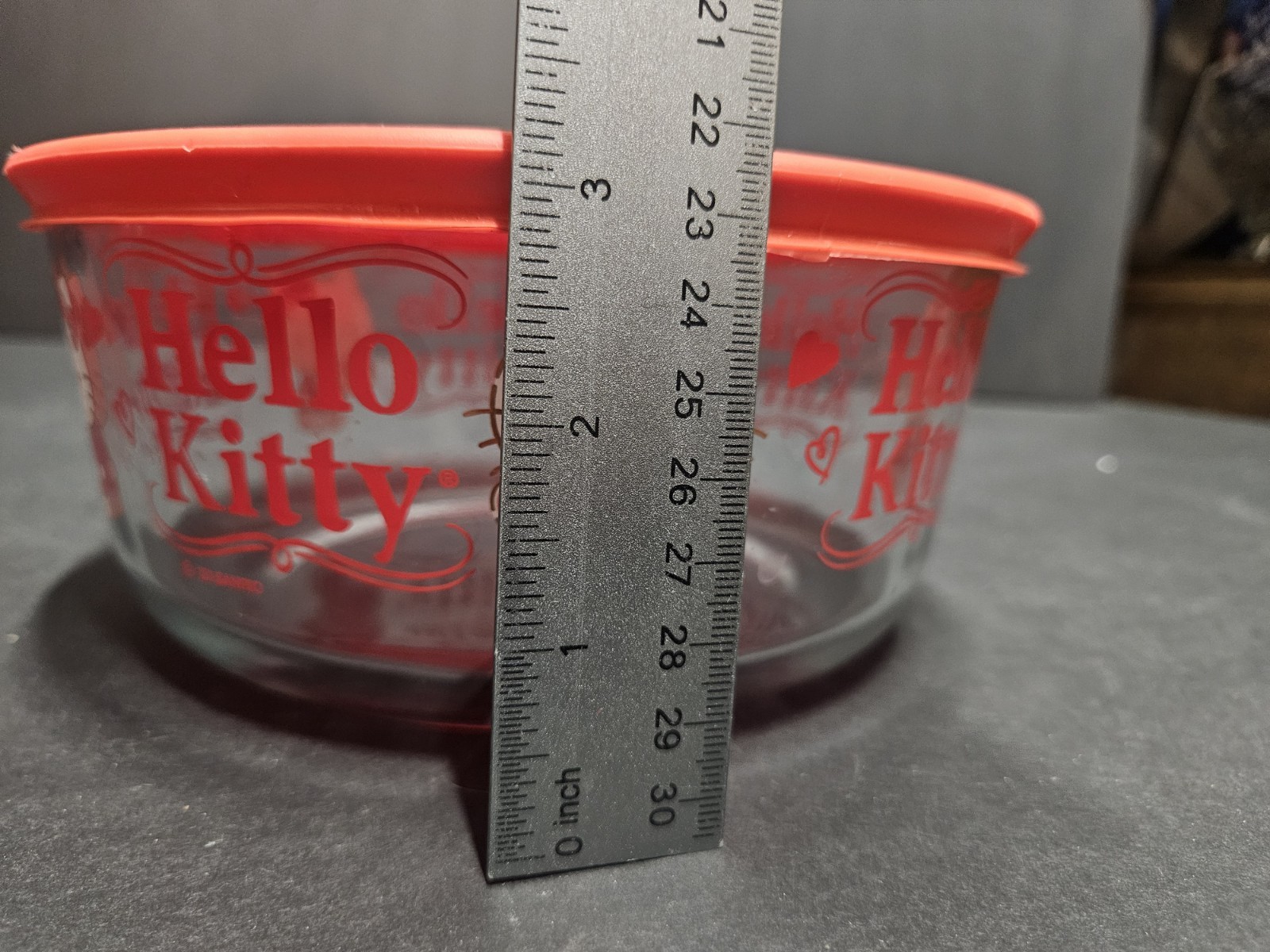 Pyrex Hello Kitty Decorated Glass Food Storage Container 7 1/2 Inch With Lid