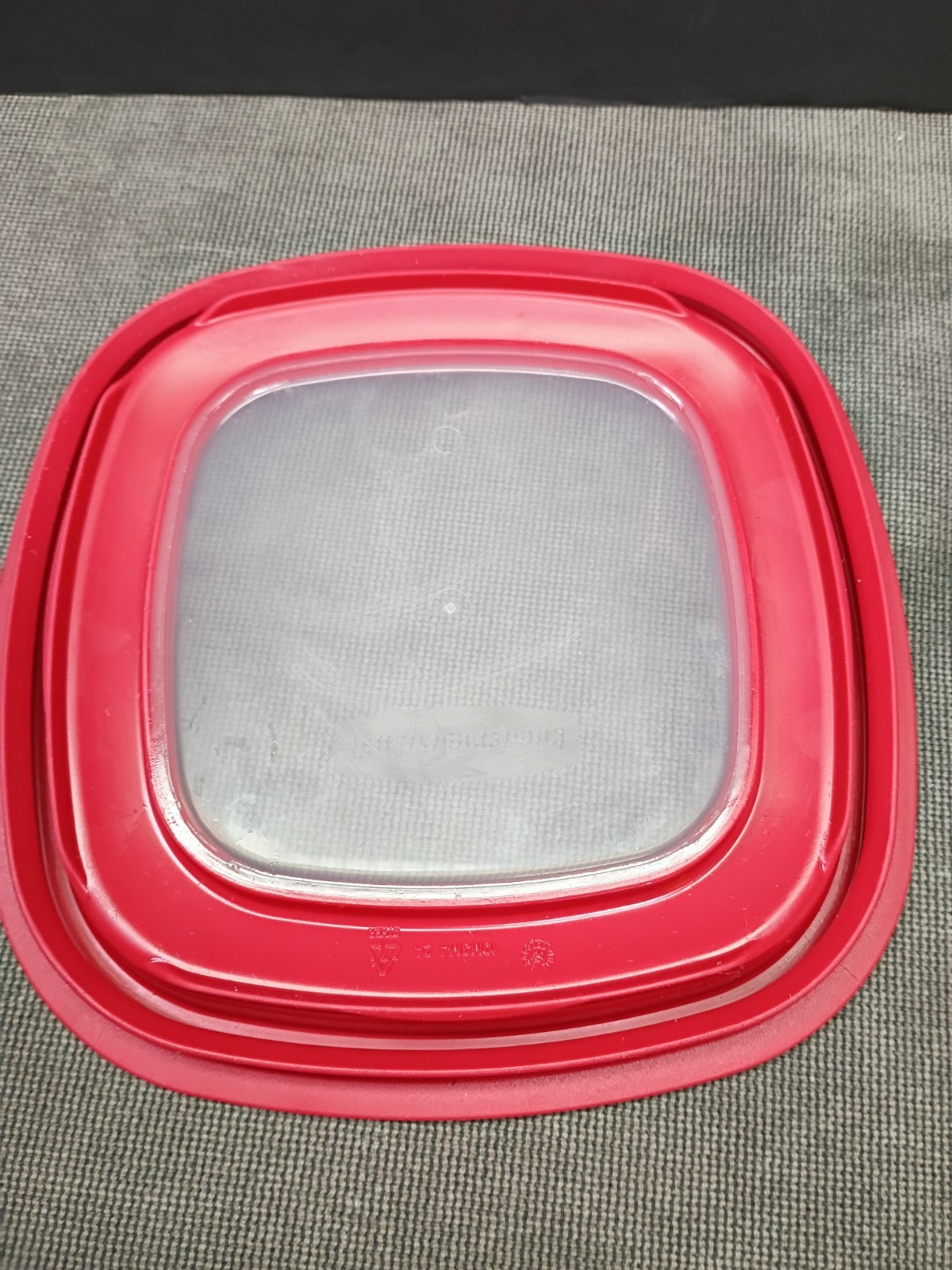 Rubbermaid Glass Food Storage 2.5 Cup Container & Easy Find Lid 7N62 USA Made