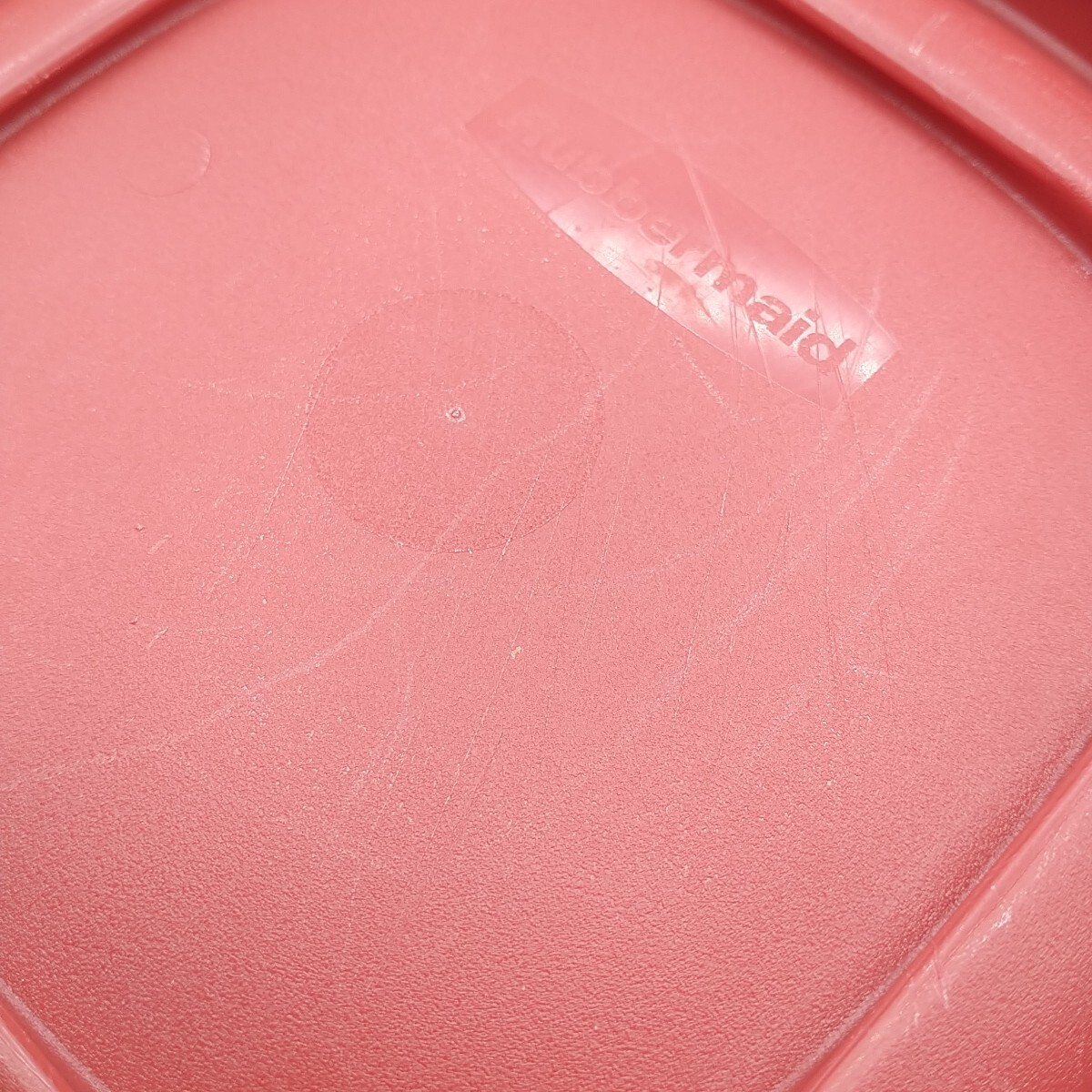 Rubbermaid Easy Find Lid 7J64 Red Square 4 Replacement Food Container Lids 6.5″