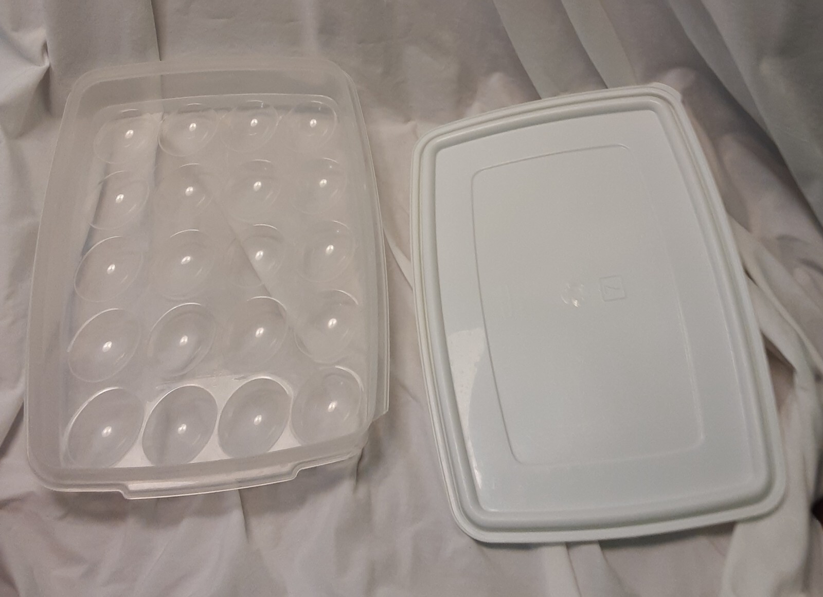 Rubbermaid Servin’ Saver Deviled Egg Keeper Container #0070 #7 White Lid USA