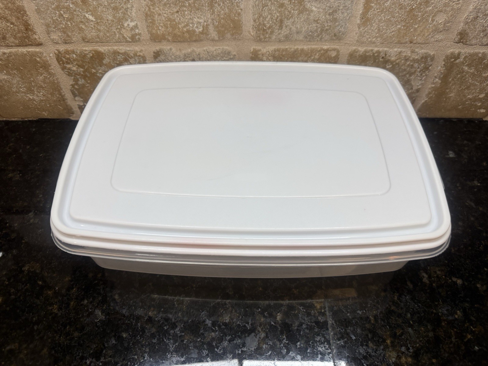 Vintage Rubbermaid Servin Saver 7 & 11 Rectangle 17 Cup & 24 OZ Sheer White Lid
