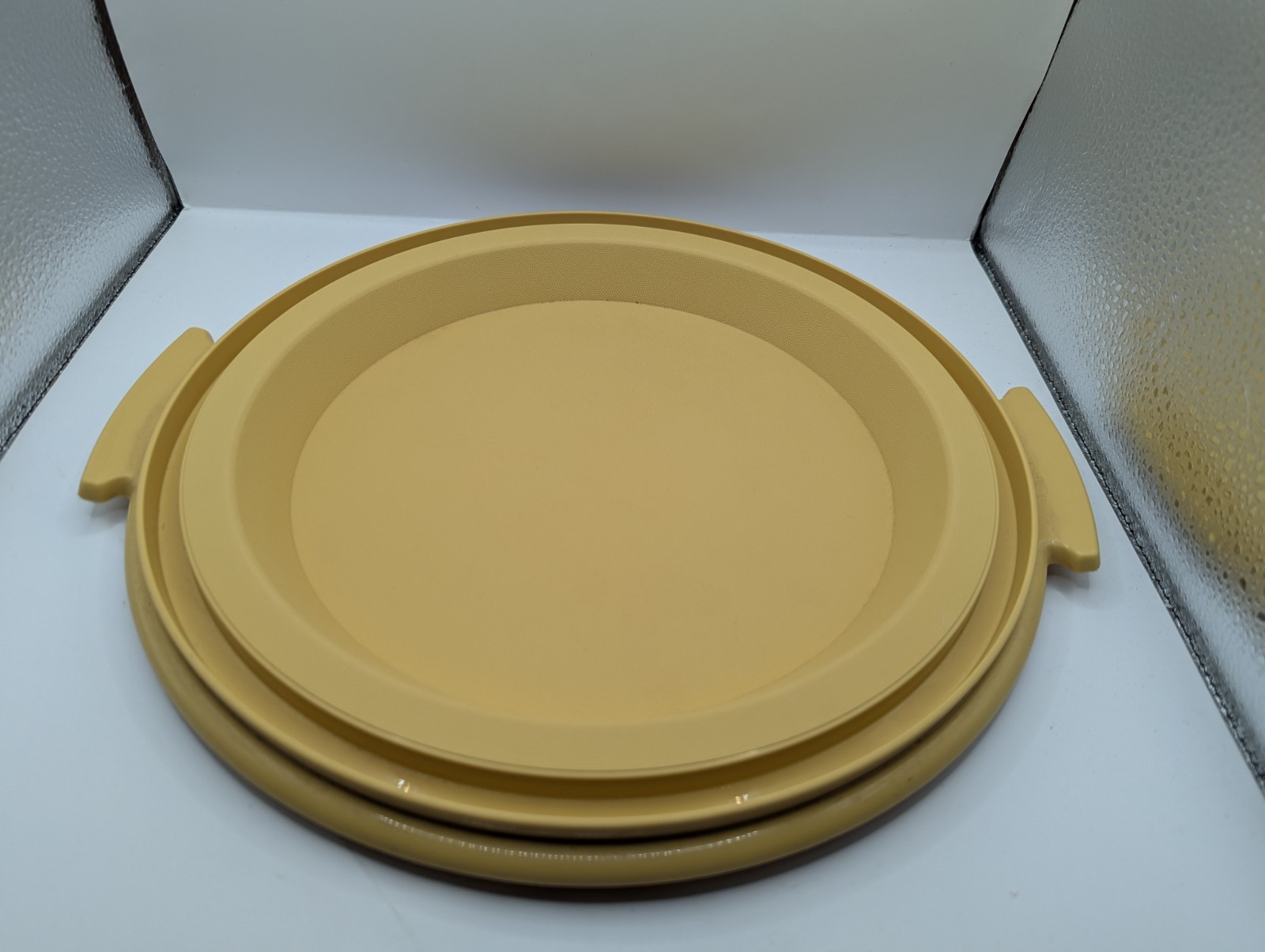 Vintage Tupperware, Lot Of 4 Pieces, Very Clean And Good Condition