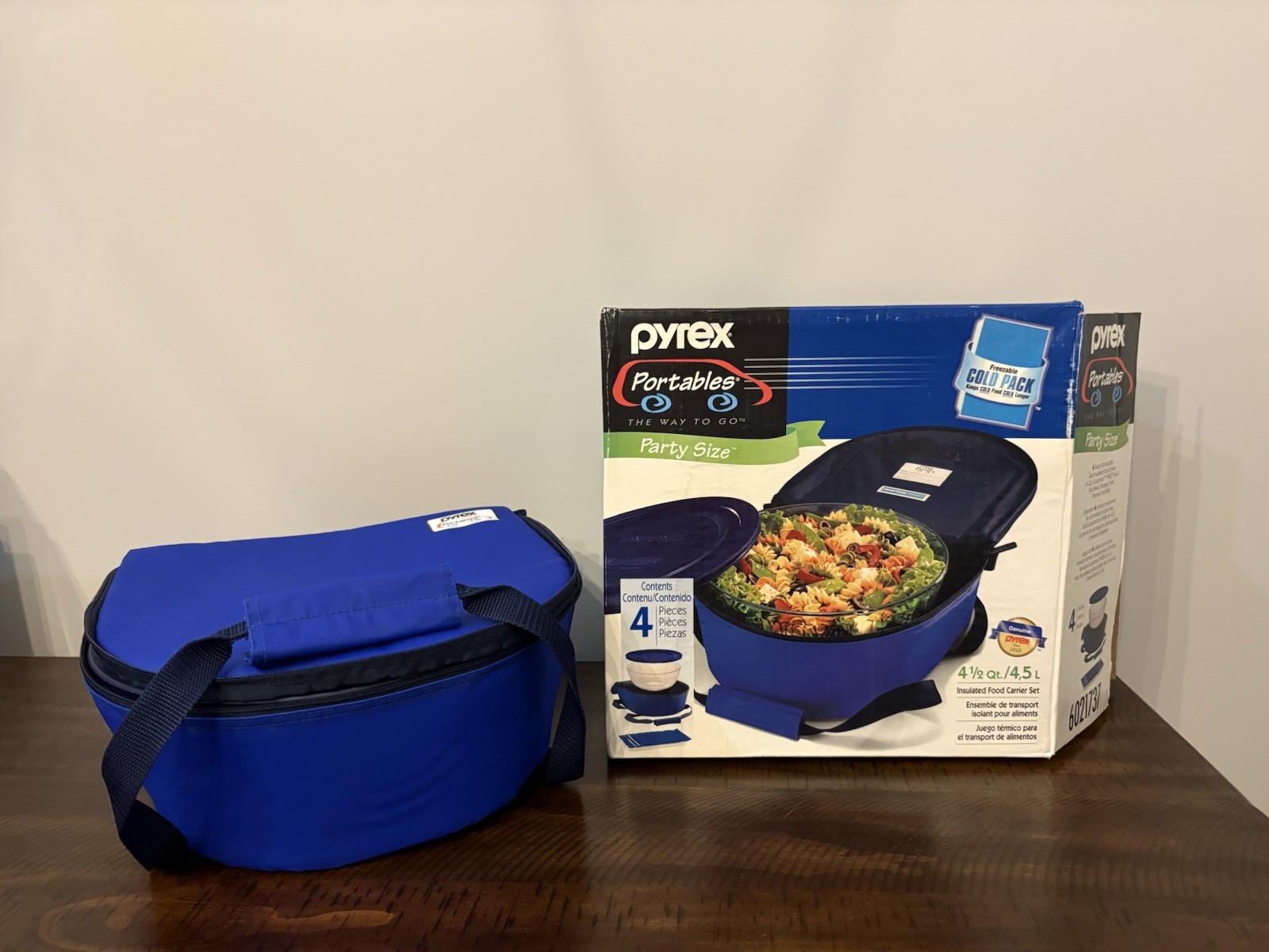 Pyrex Portables 4.5 Qt Party Size Insulated Food Carrier 4 Piece Set – 1998