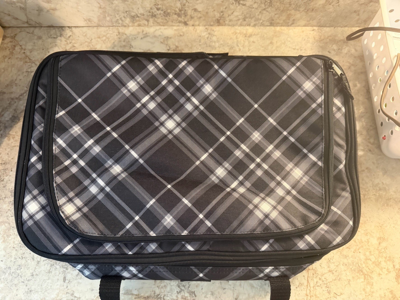 Thirty-One Perfect Potluck Rectangle Double Layer Party Thermal Pick Me Plaid