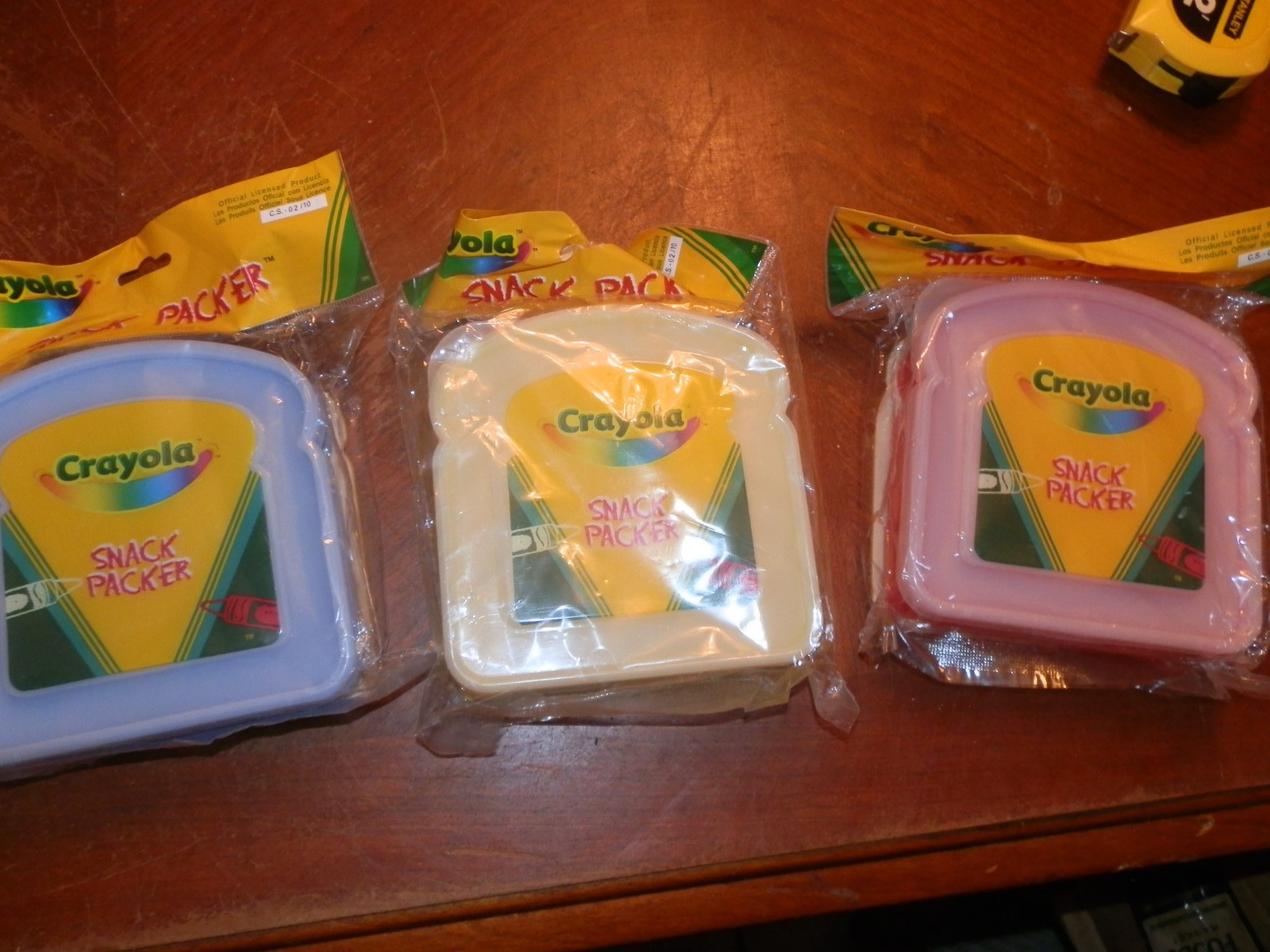 Crayola Sandwich Snack Packer Container Kid’s Love Crayons – Lot of 3 New