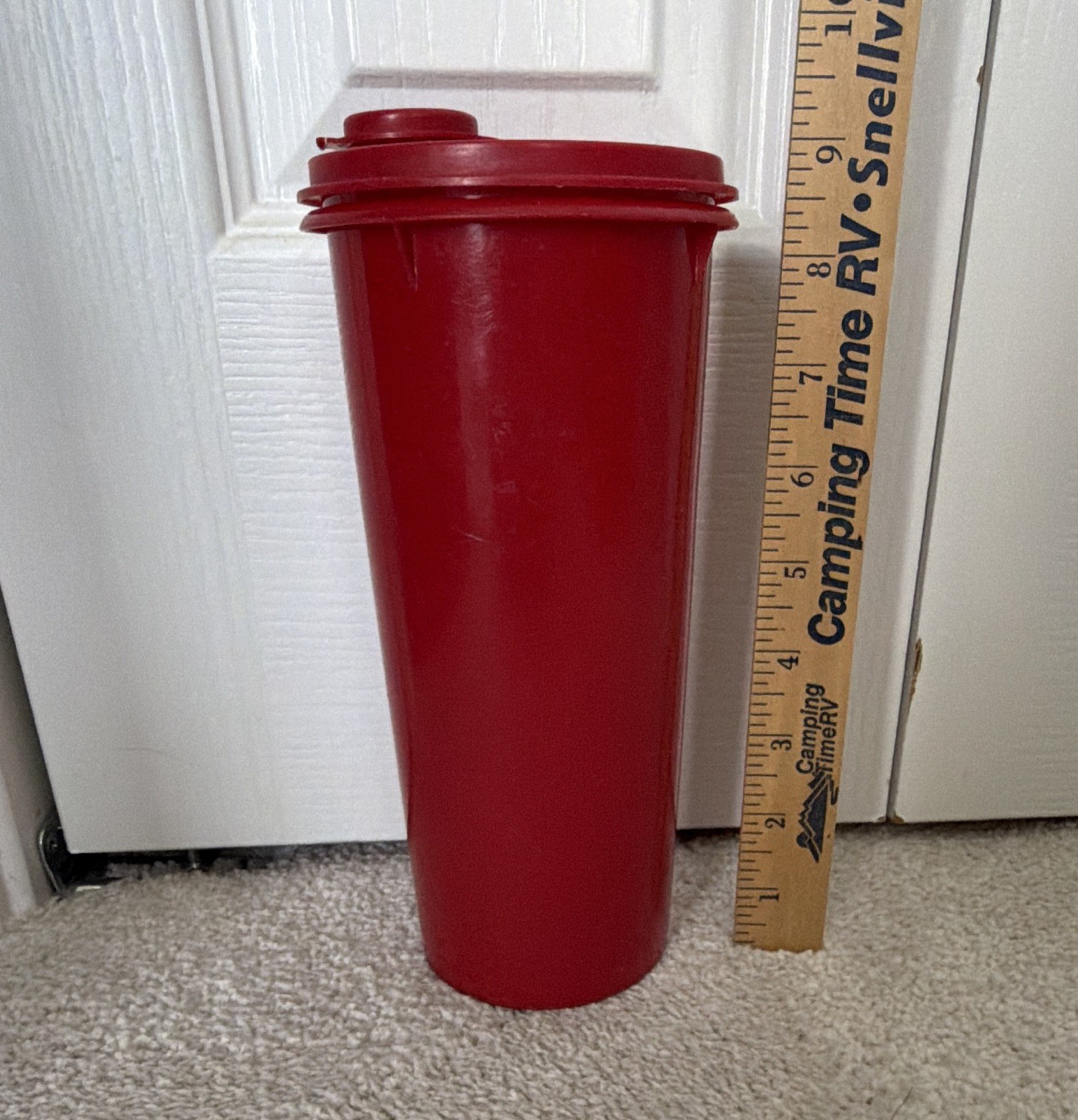 Tupperware Red 32 oz Plastic Reusable Cup w/ Snap Lid, 2-Piece Set 6025-A