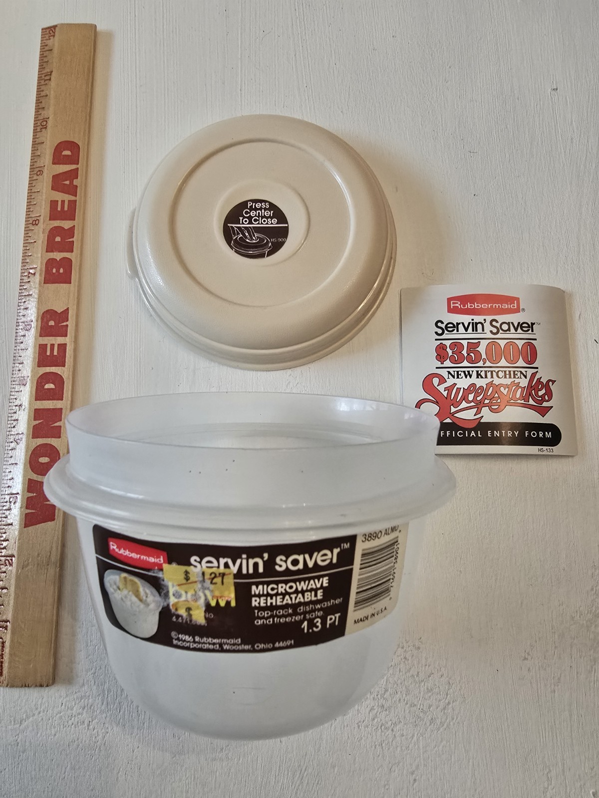 Vintage New Old Stock Rubbermaid Servin Saver 1.3 Pt Nos Kitchen Container