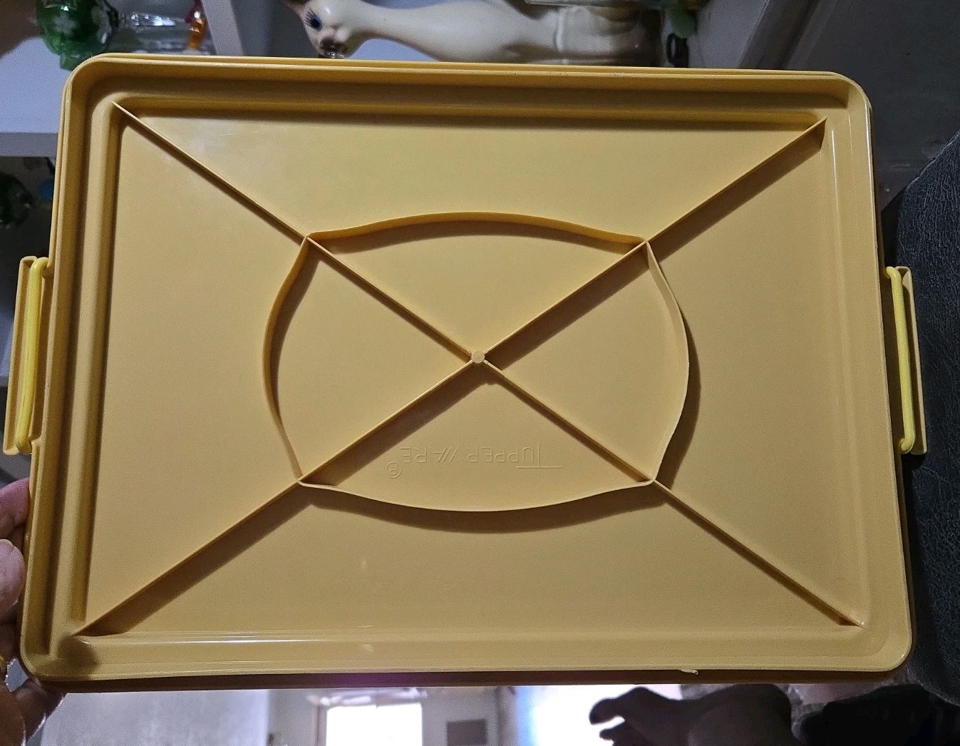 VTG Tupperware 9×13 Rectangle Sheet Cake Taker Carrier Handle Harvest Gold