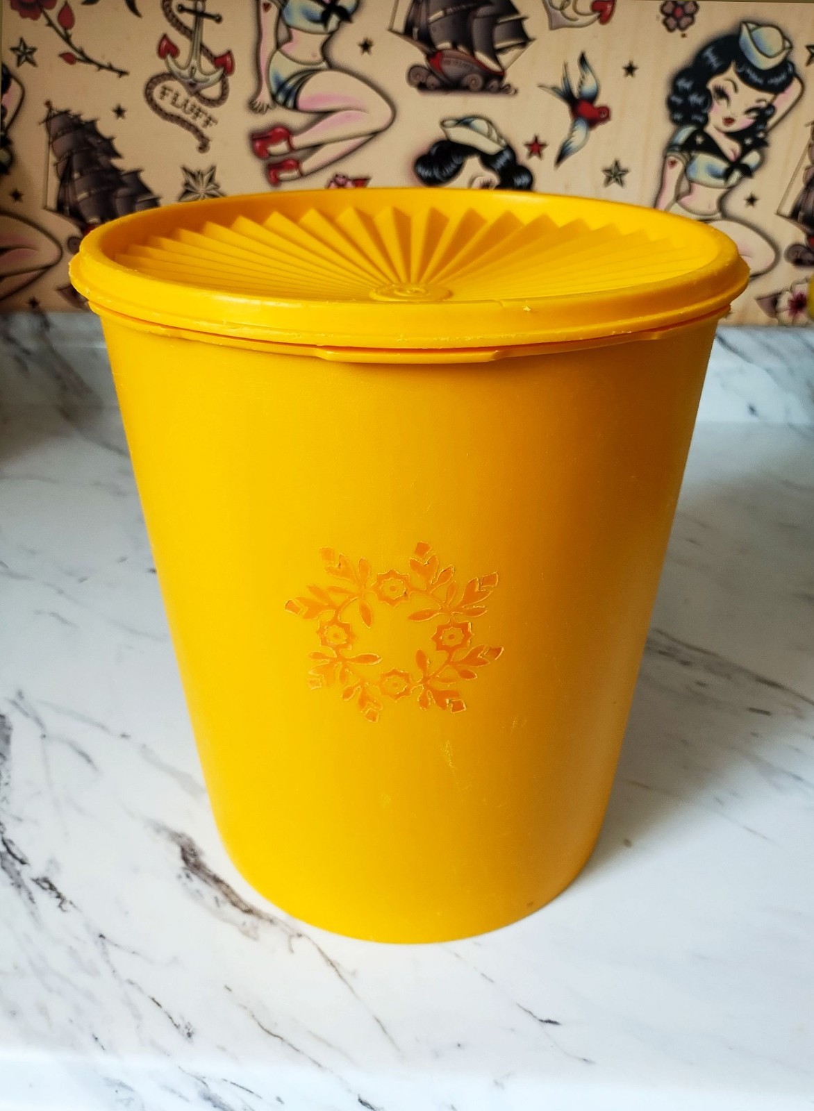 Tupperware 1339 large 6 qt. yellow orange maize Servalier canister