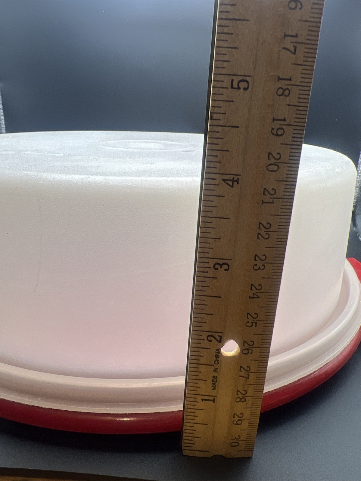 Vintage Tupperware Cake /Pie /Cupcake Keeper Red