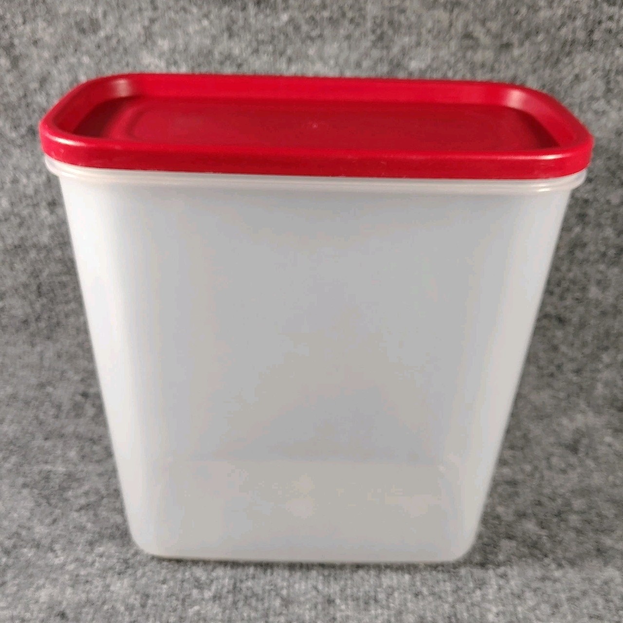 Rubbermaid 21.1 Cup 5L Dry Food Storage Container with Red Lid USA Made