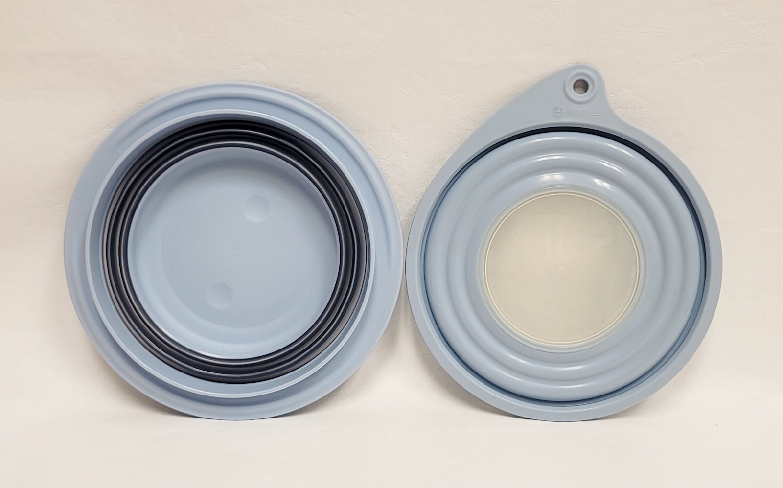 Rubbermaid COLLAPSIBLE 2.5 Cups Food Storage Container Blue Bowl Lid Discont.
