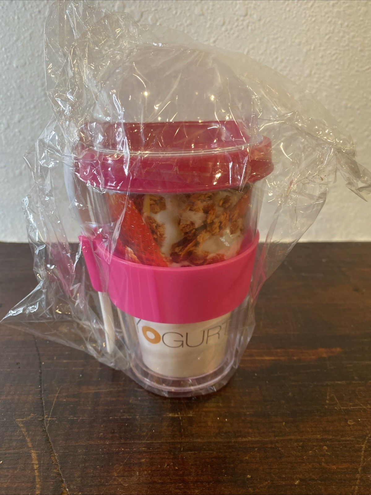Asobu YO2GO Yogurt Container Hot Pink
