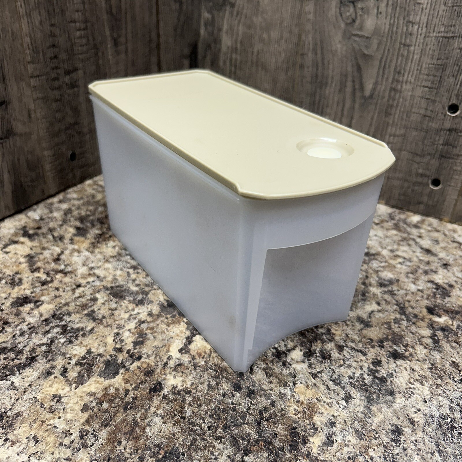 5195A-6 Tupperware shelf smart food storage rectangle brown clear 7x4x3.5″