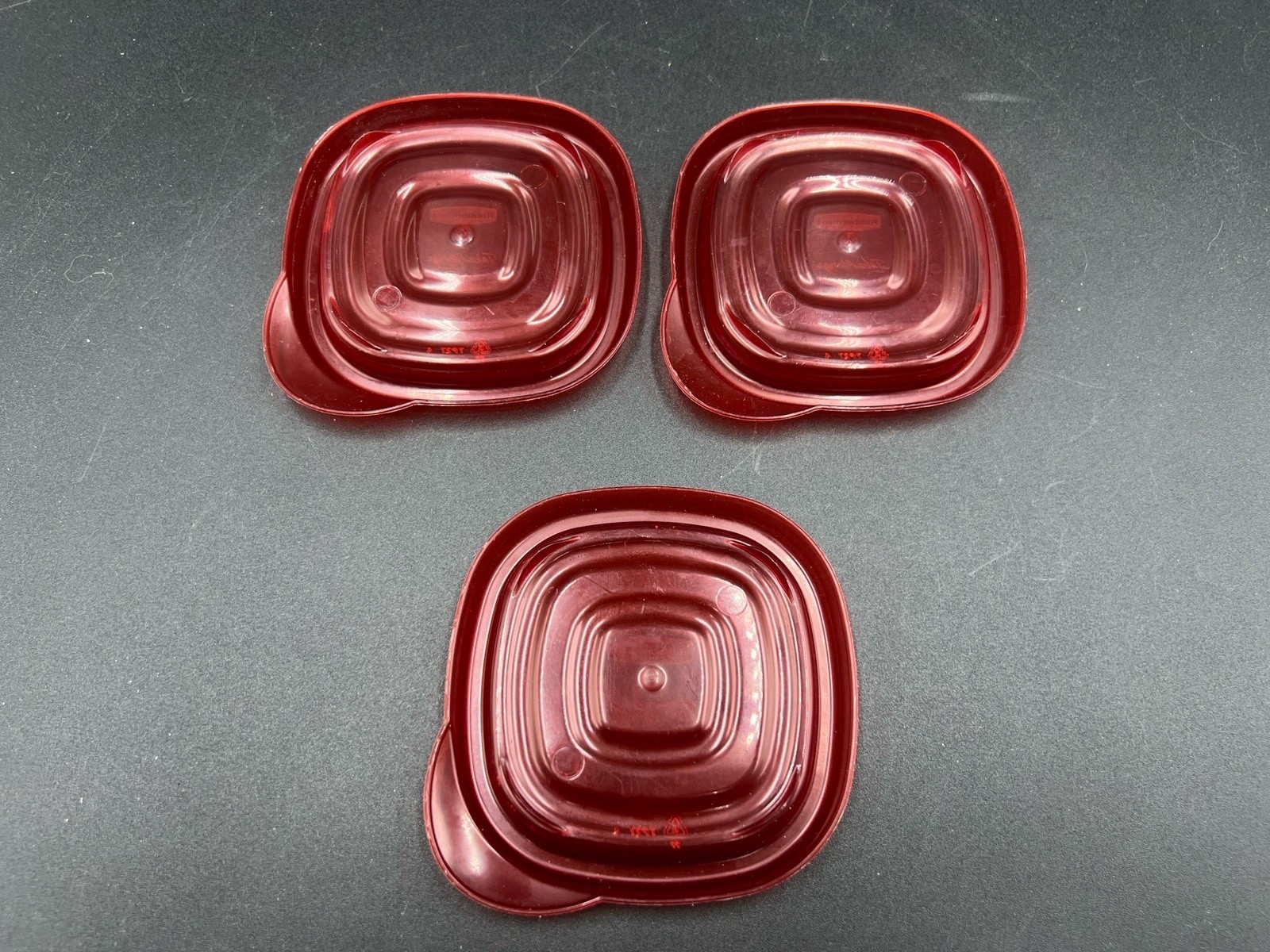 Rubbermaid Take Alongs Replacement 7P27 Red Food Container Lid Lot of 3 3″