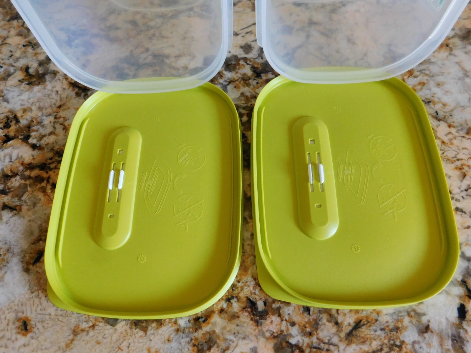 TUPPERWARE 2 Fridgesmart Small Deep 1-3/4 Qt Container Margarita Green 7286 7287