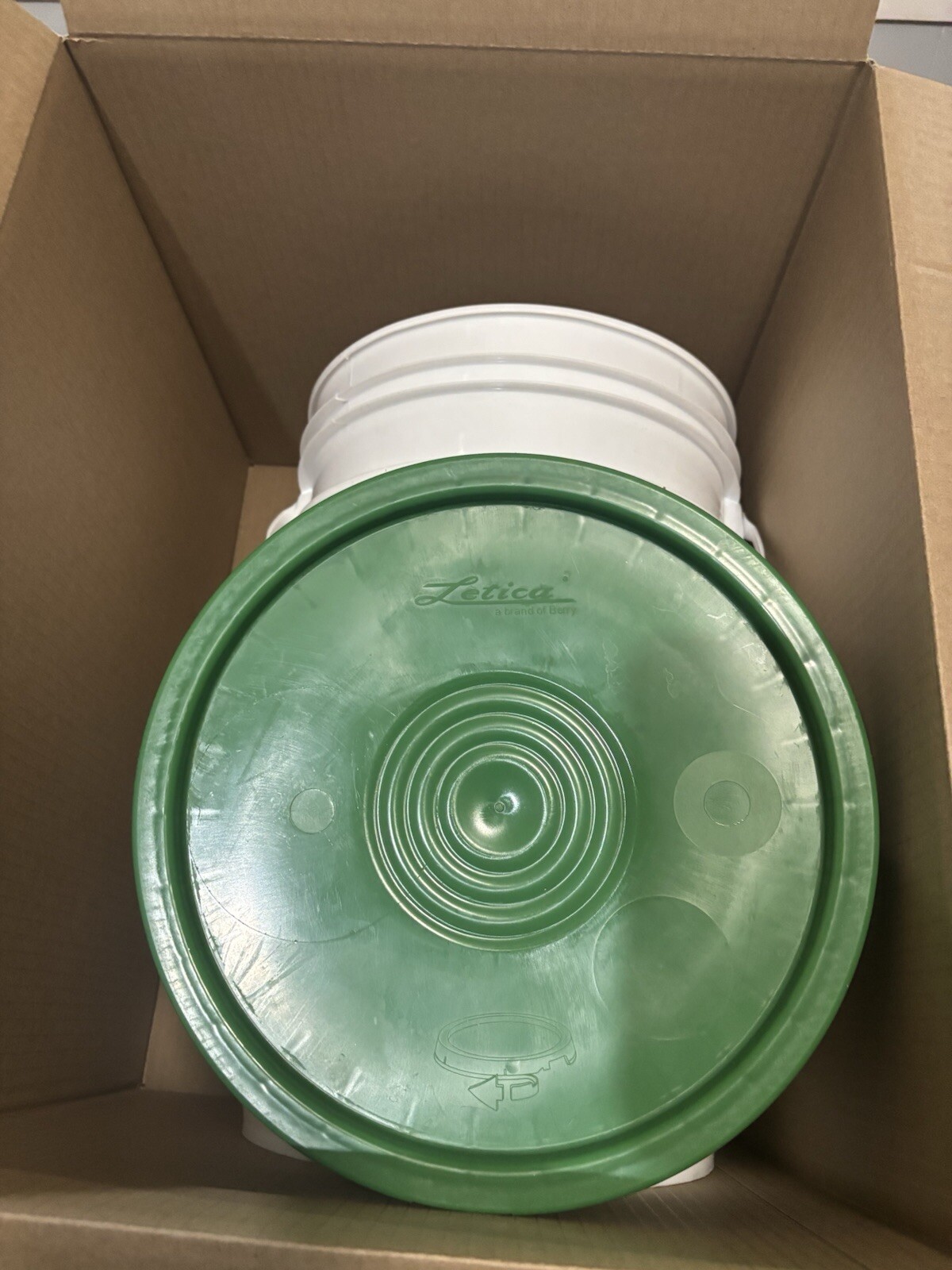 5 Gallon Plastic Pail With Lid (1 Pack)