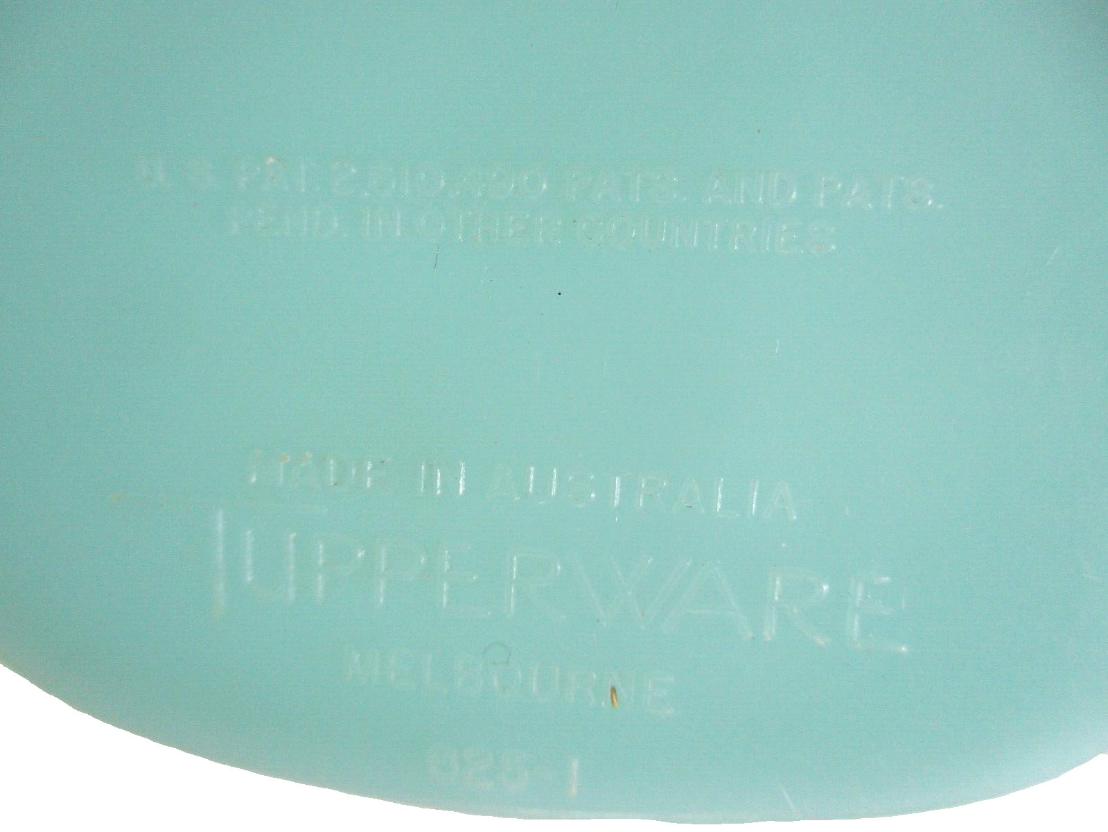 Vintage English Tupperware 1L Fridge Jug 131-6 with Replacement Lid Aust. 626-1