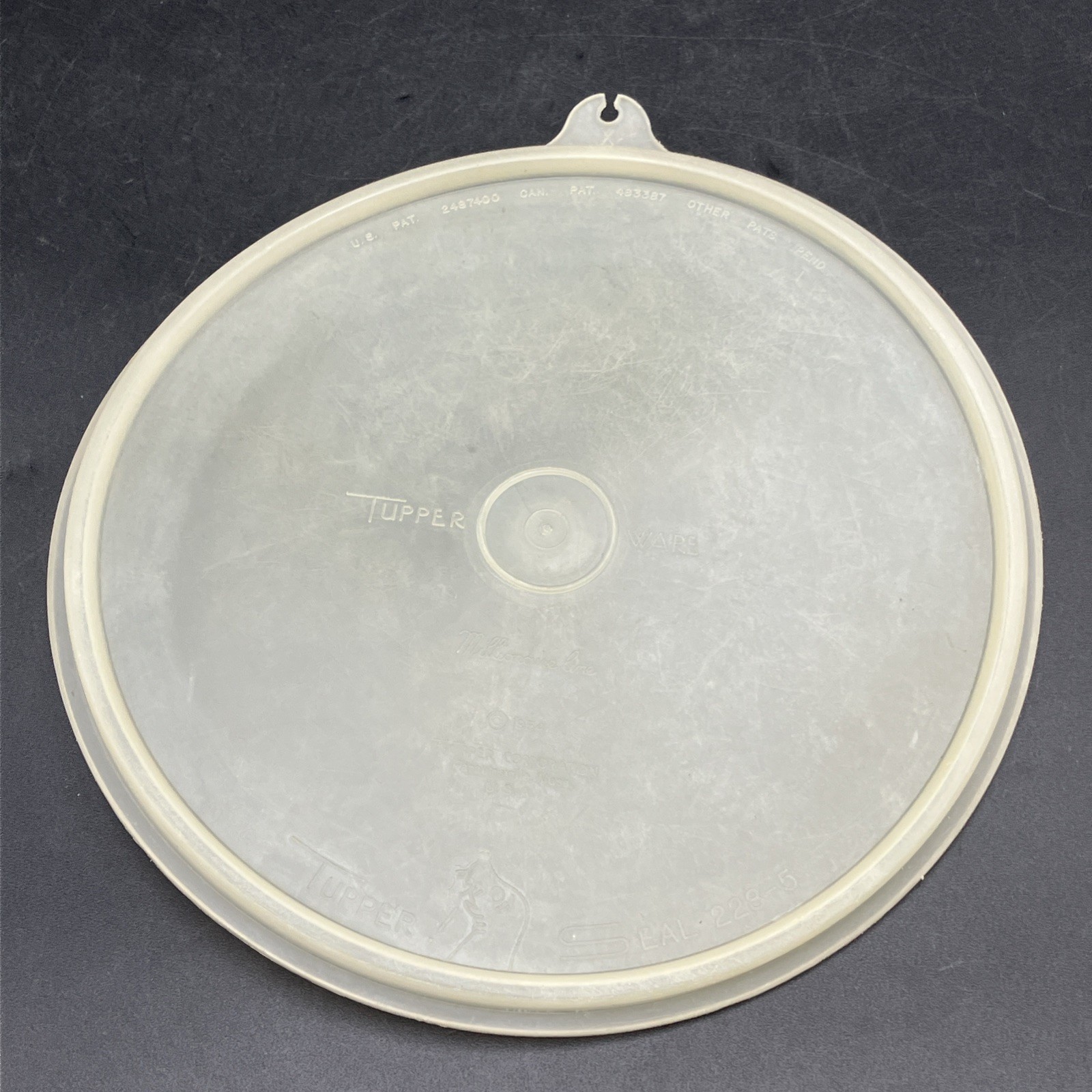 Vintage 1954 Tupperware REPLACEMENT LID 228-5 Tupper Seal Millionaire Line USA
