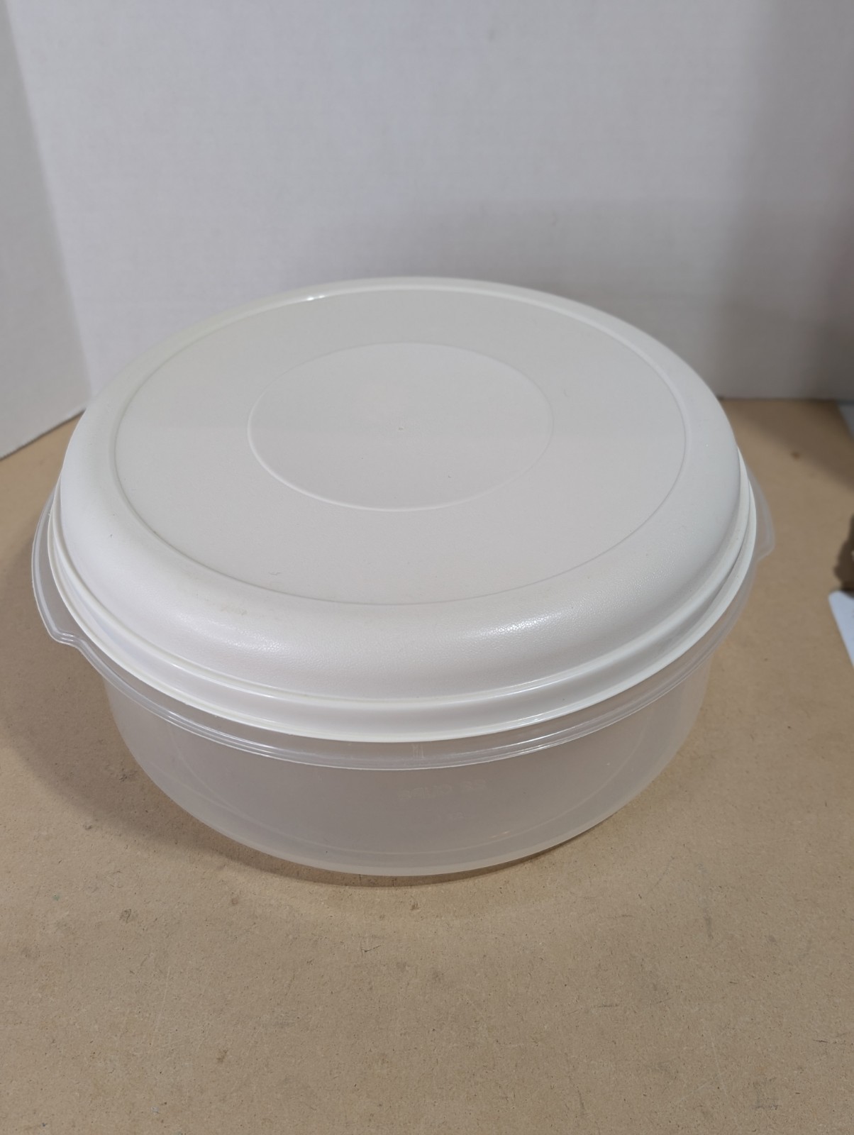 Vintage Rubbermaid Servin Saver #5 22 Cup 5.2L Bowl 0376 Almond Lid 0377