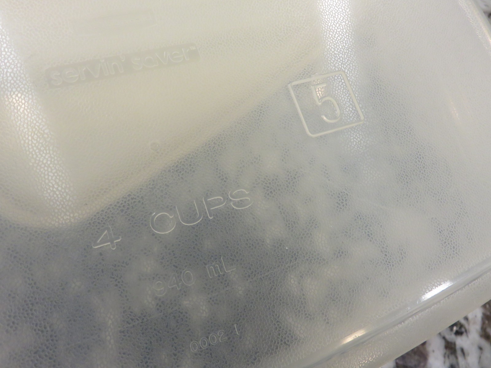 VTG Rubbermaid Servin Saver #5 Container Clear w/Almond Lid 4 Cups 940ml EUC