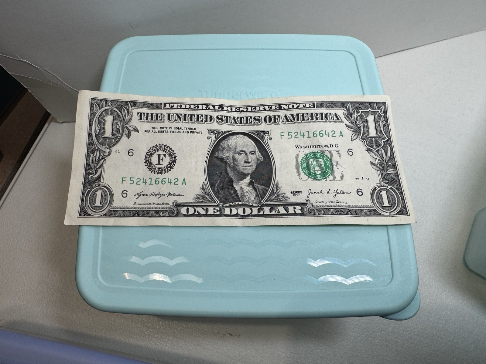 Lot 3 Tupperware FridgeSmart Containers Variety Lids 2 Rectangle 1 Square VGUC