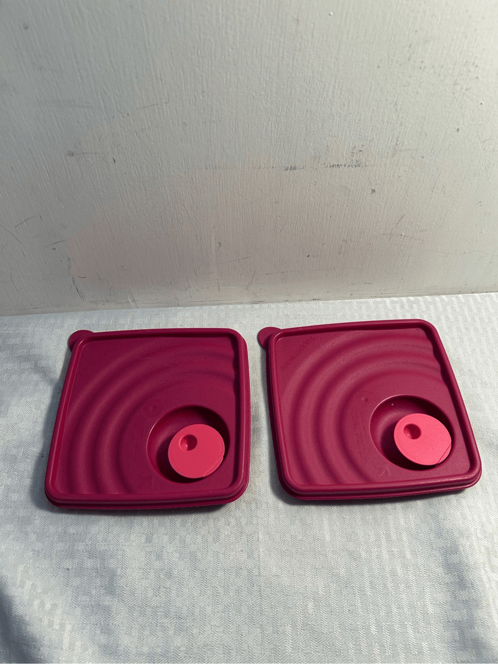 Tupperware rock n serve square lid replacements 6×6″ ribbed