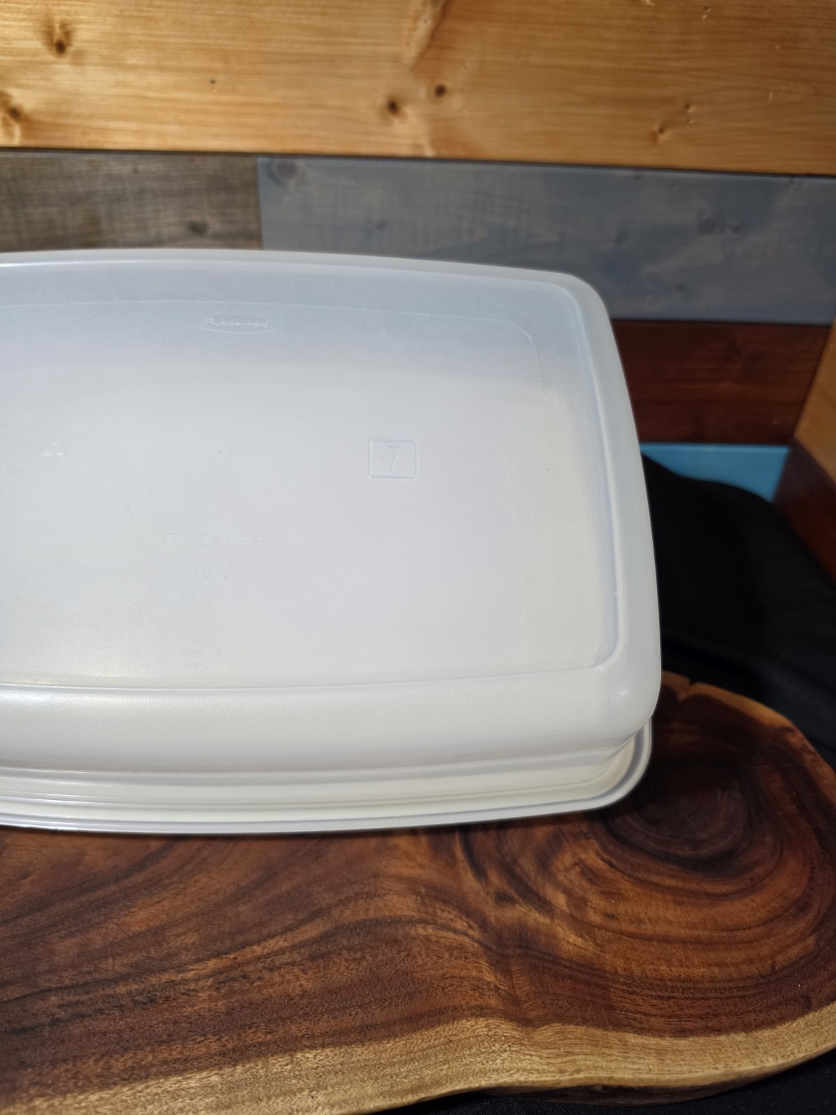Vintage Rubbermaid Servin Saver #7 Rectangle 17 Cup Container Sheer w/Almond Lid
