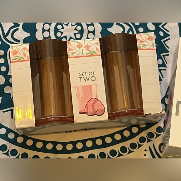 NWT New View 2 Heart 14oz Cups & 5 Crofton Heart Snack Containers