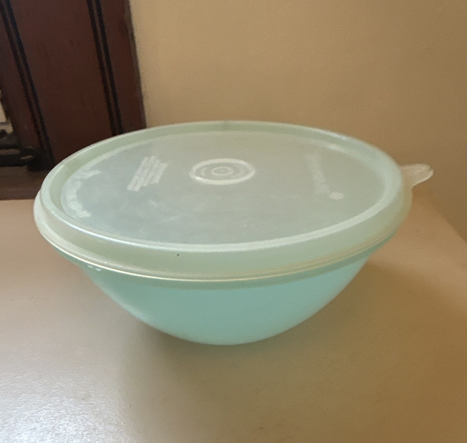 Vintage Tupperware 6” Fix N Mix pale blue bowl with lid