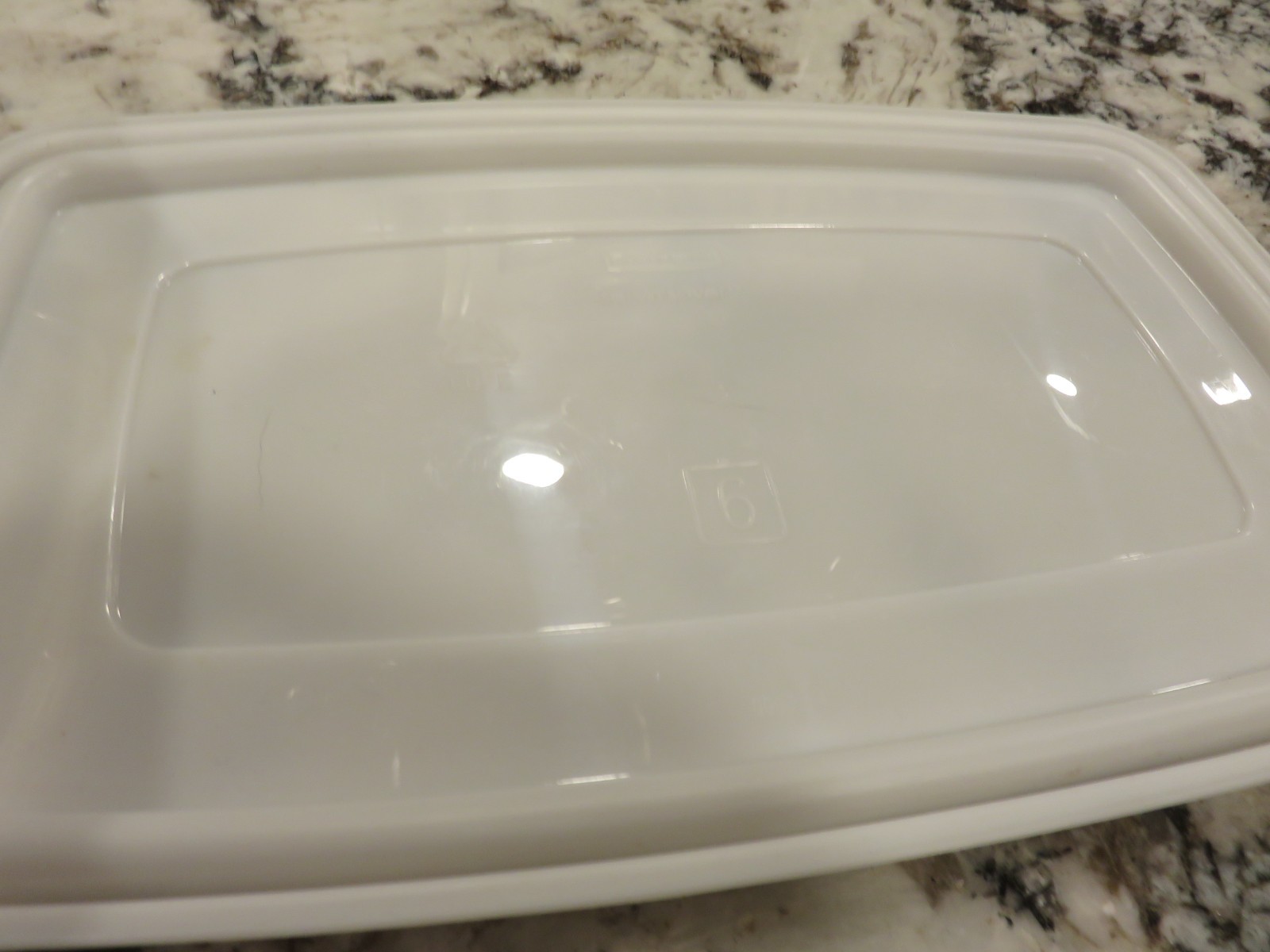 VTG Rubbermaid Servin Saver #6 Container Clear w/White Lid 7 Cups 1.7L EUC